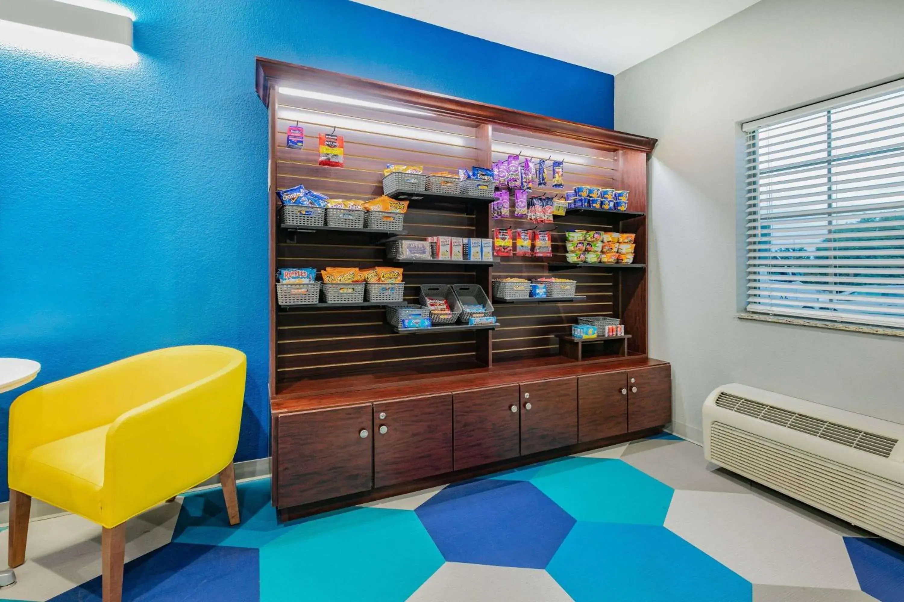 Food and drinks in Microtel Inn & Suites by Wyndham Austin Airport Food and drinks in Microtel Inn & Suites by Wyndham Austin Airport