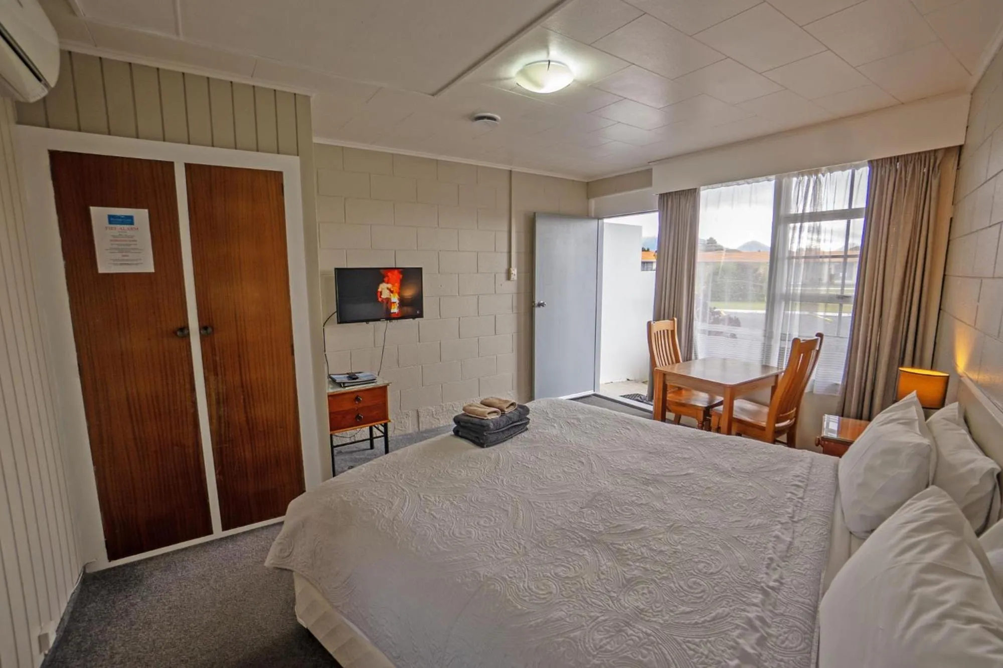 Bed in Kaikoura Motor Inn