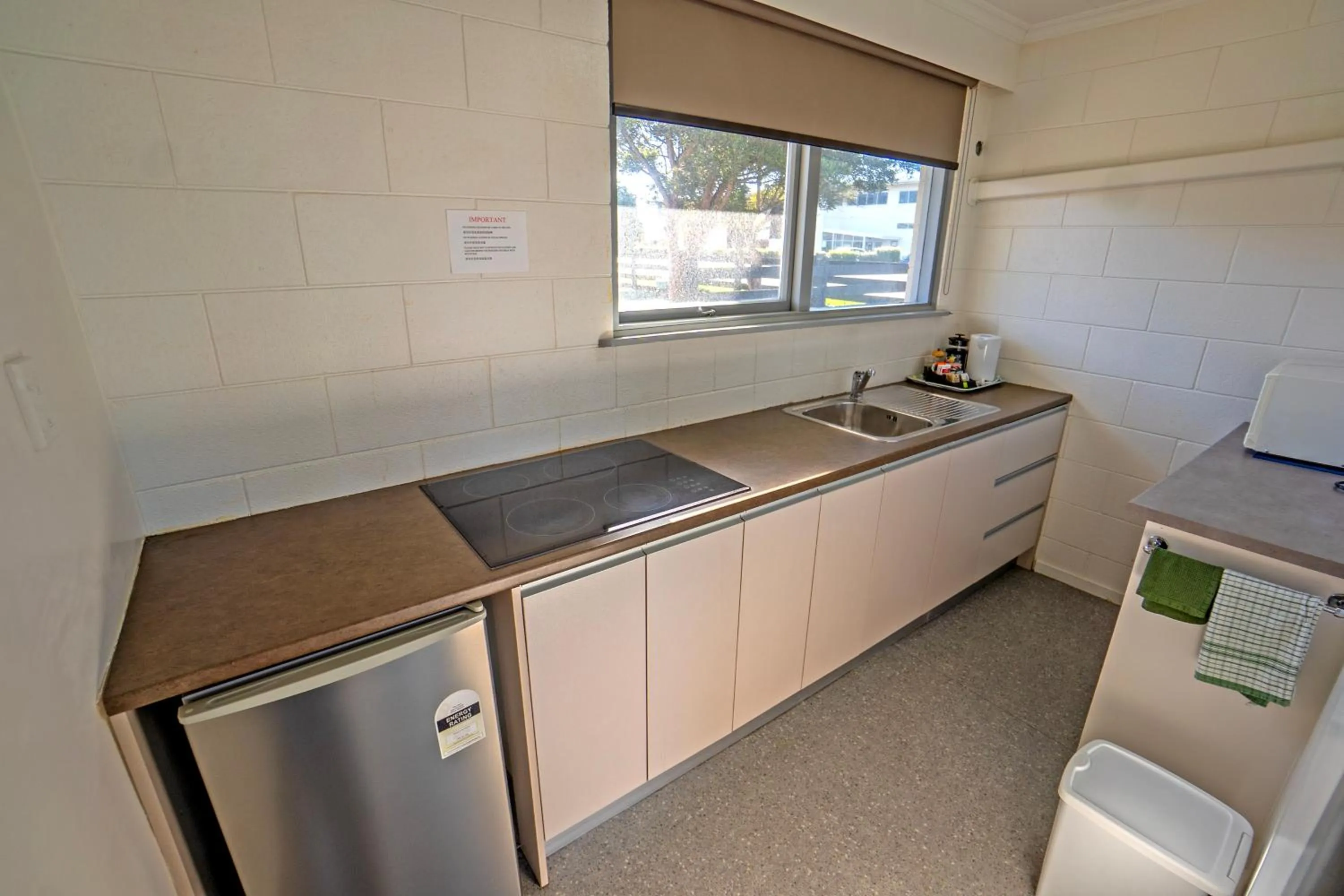 Kitchen or kitchenette in Kaikoura Motor Inn