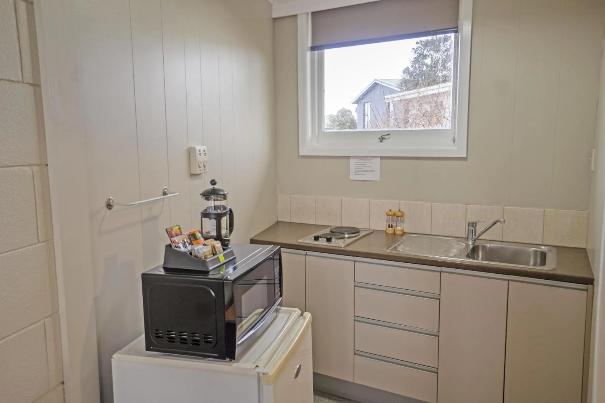Kitchen or kitchenette in Kaikoura Motor Inn