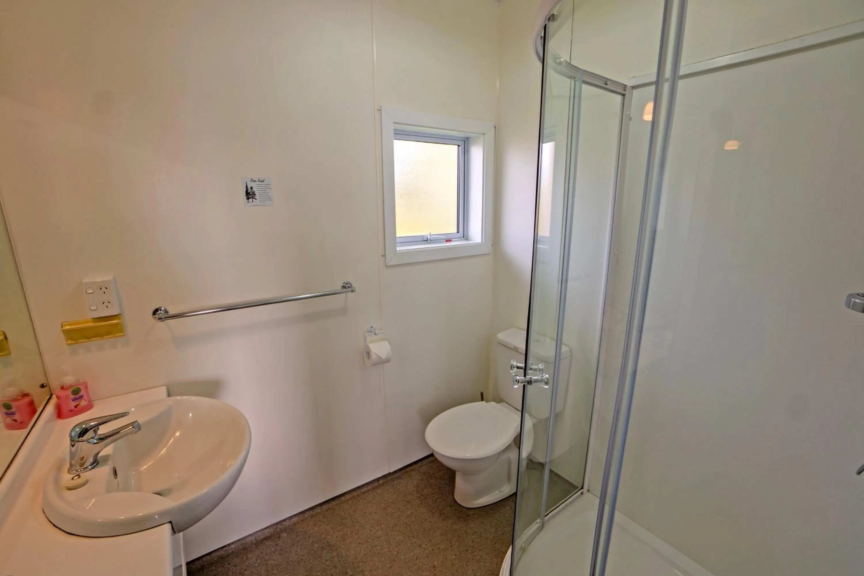 Shower in Kaikoura Motor Inn