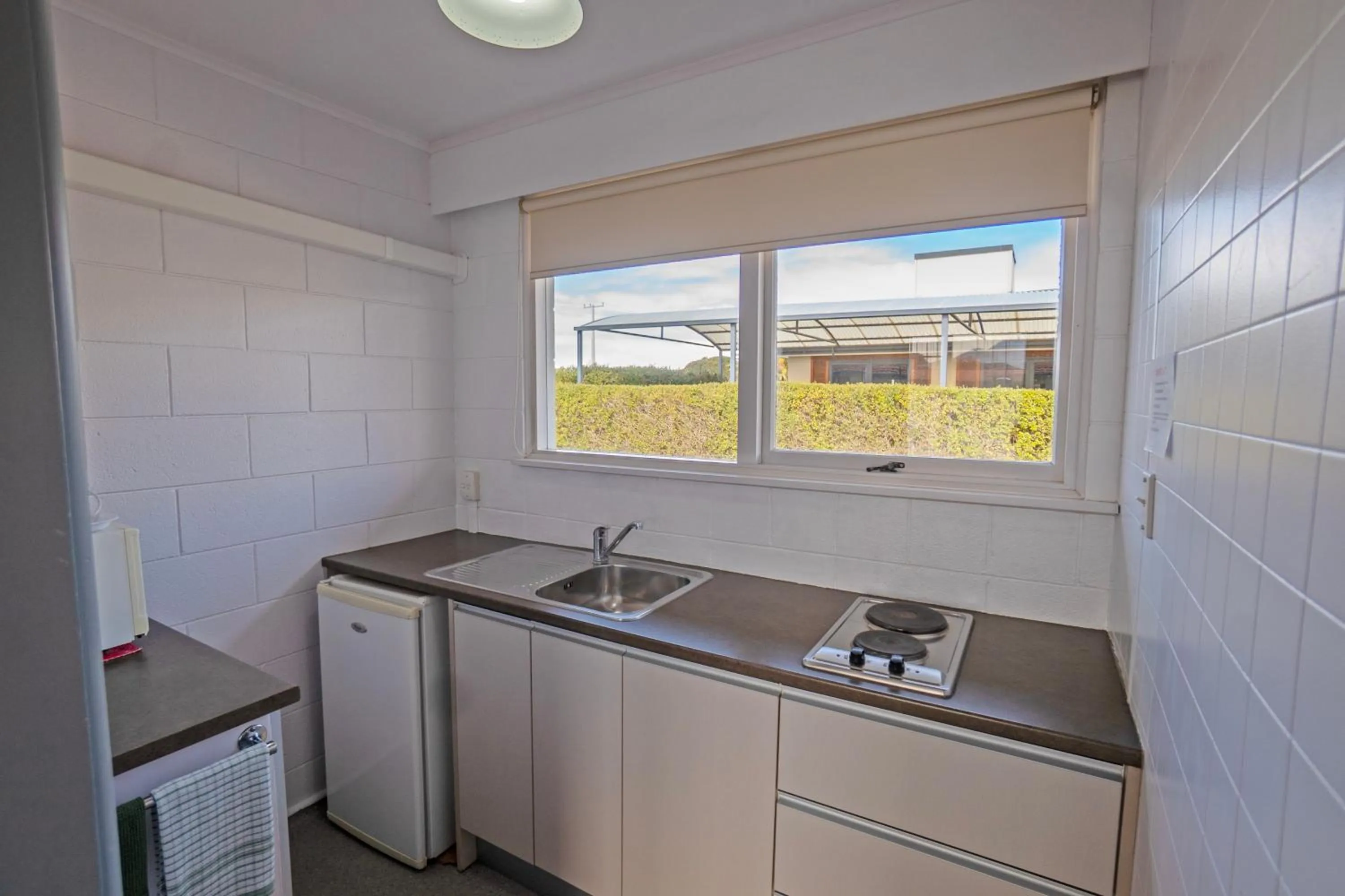 Kitchen or kitchenette in Kaikoura Motor Inn