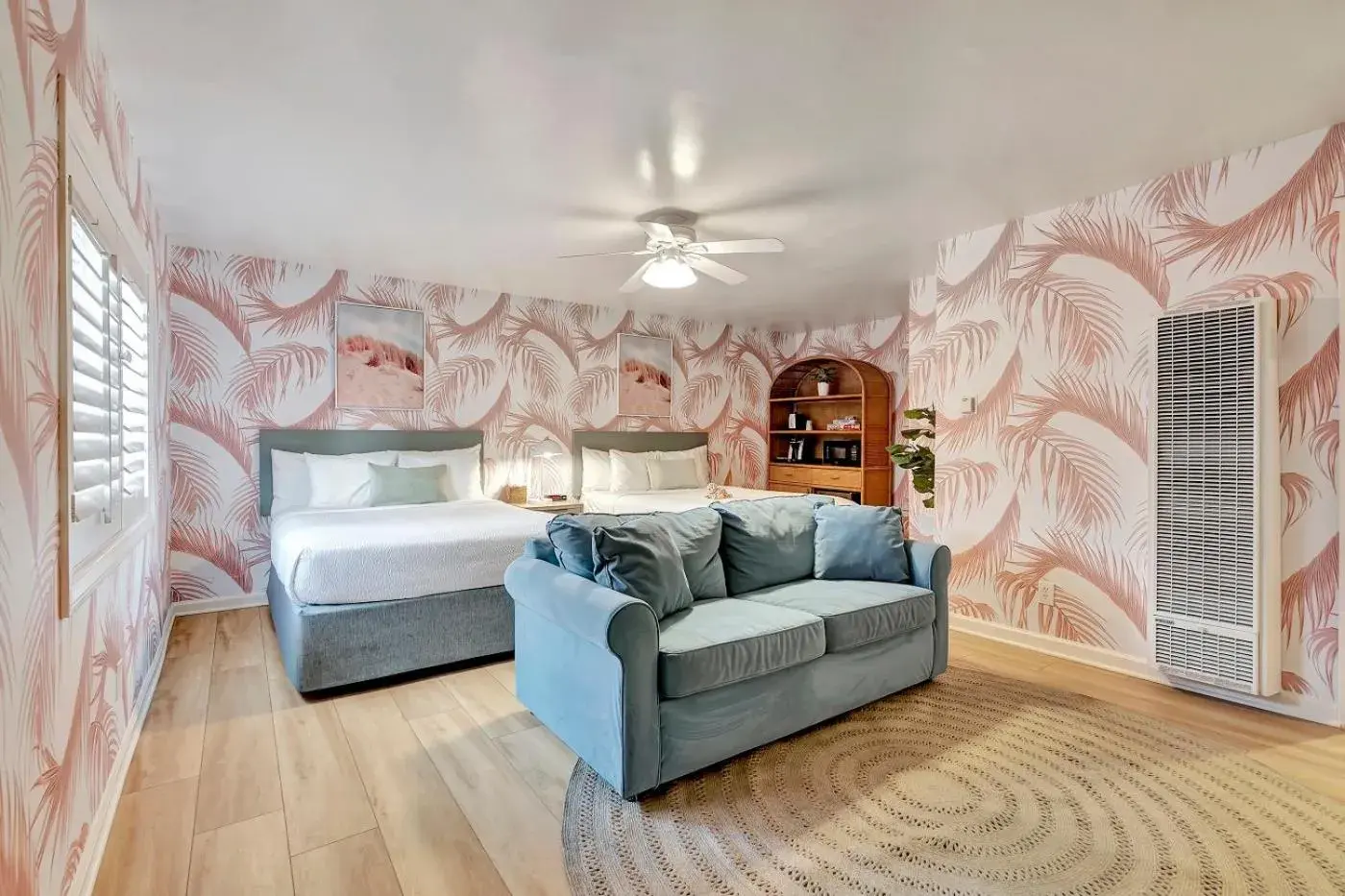 Bed in Santa Monica Hotel Bed in Santa Monica Hotel