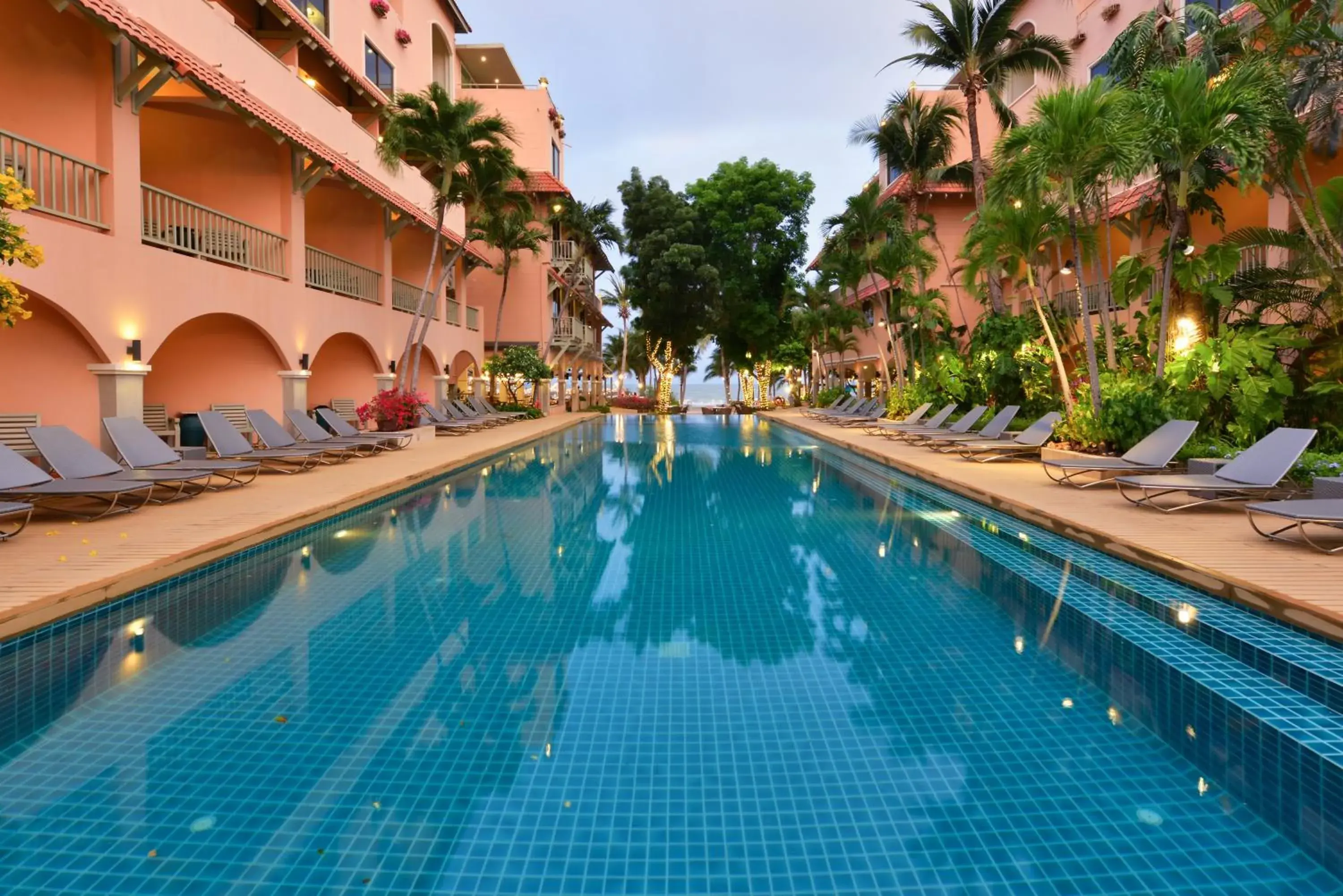 Swimming pool in Anantasila Beach Resort Hua Hin Swimming pool in Anantasila Beach Resort Hua Hin
