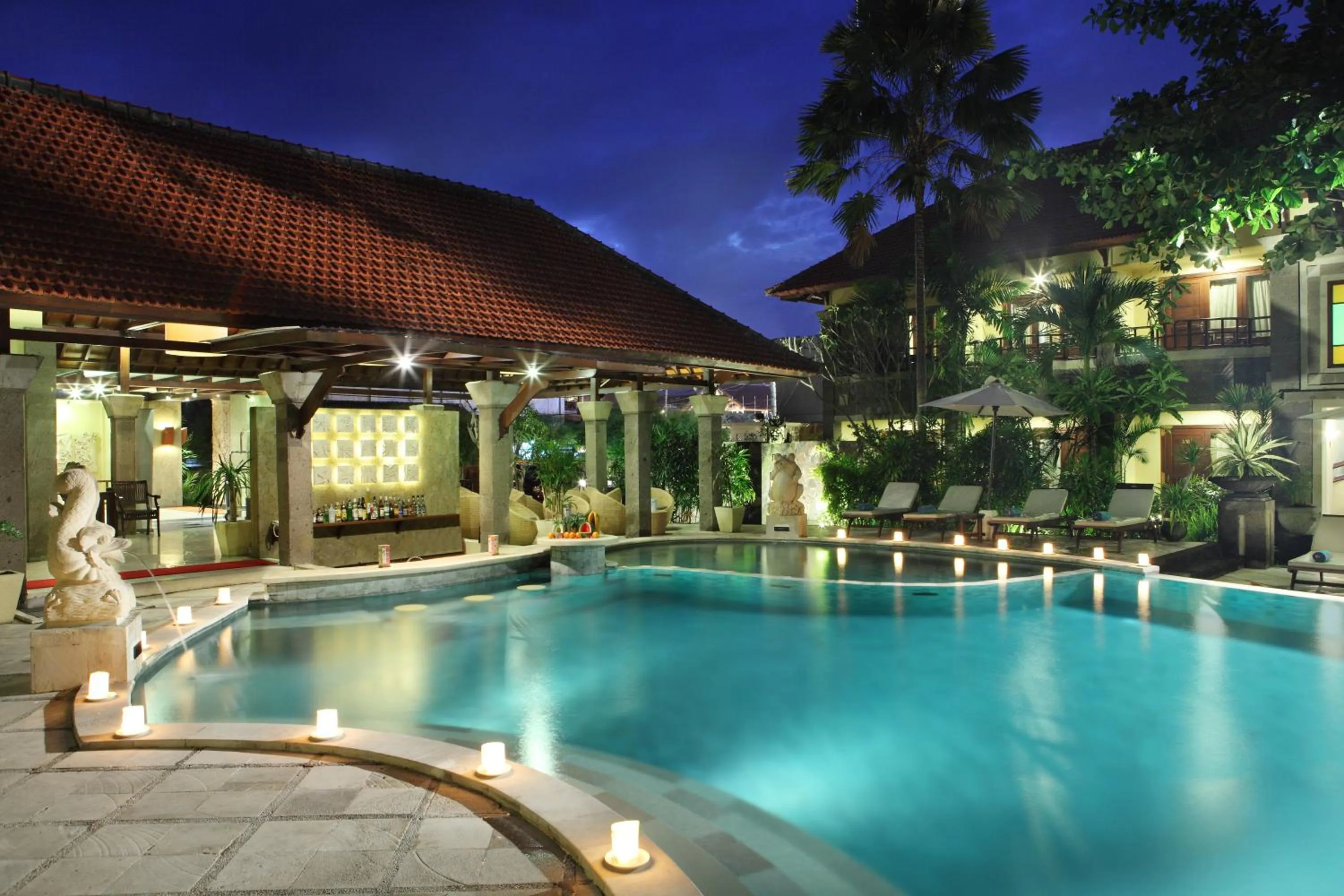Swimming pool in Adhi Jaya Hotel