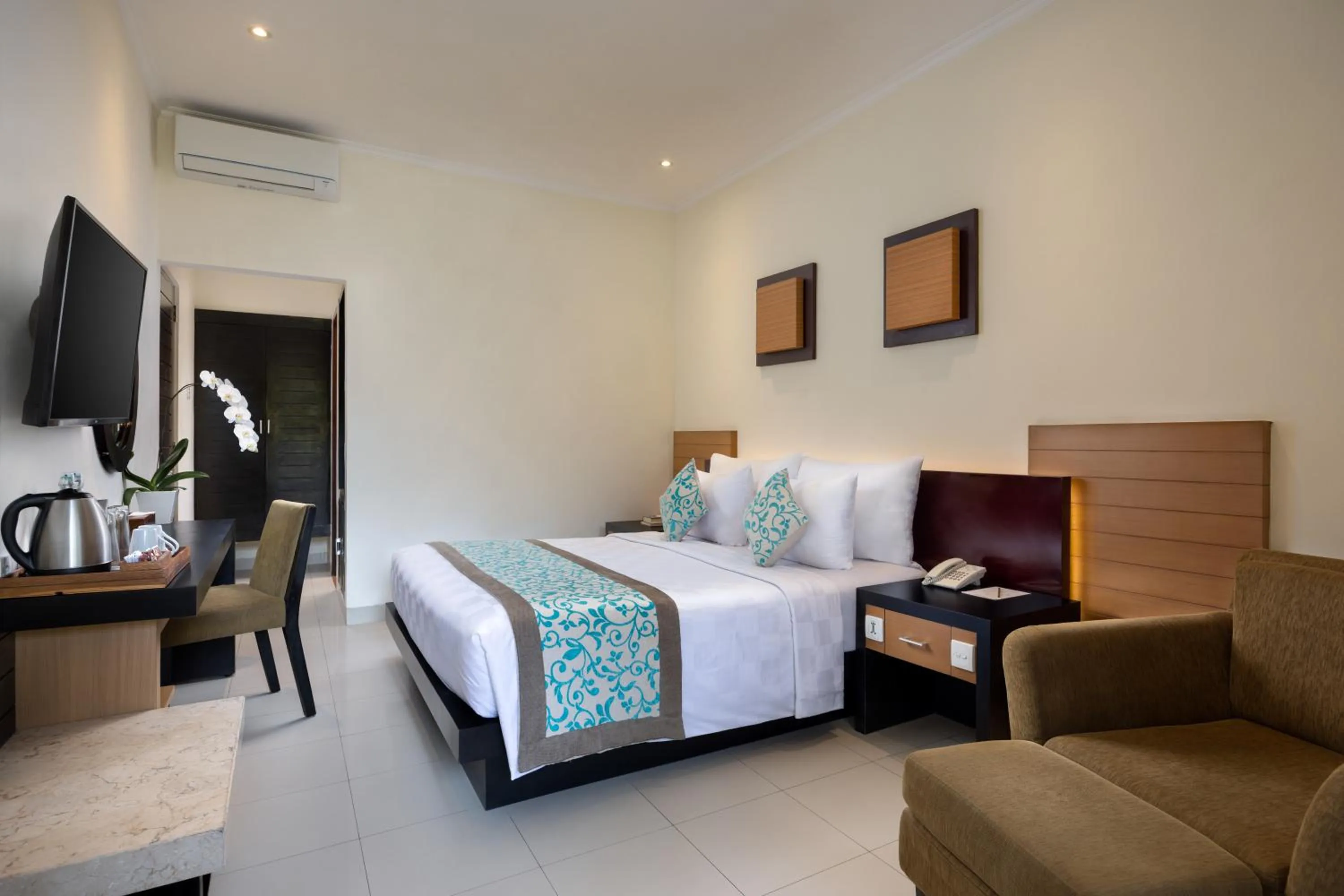 Bedroom, Bed in Adhi Jaya Hotel