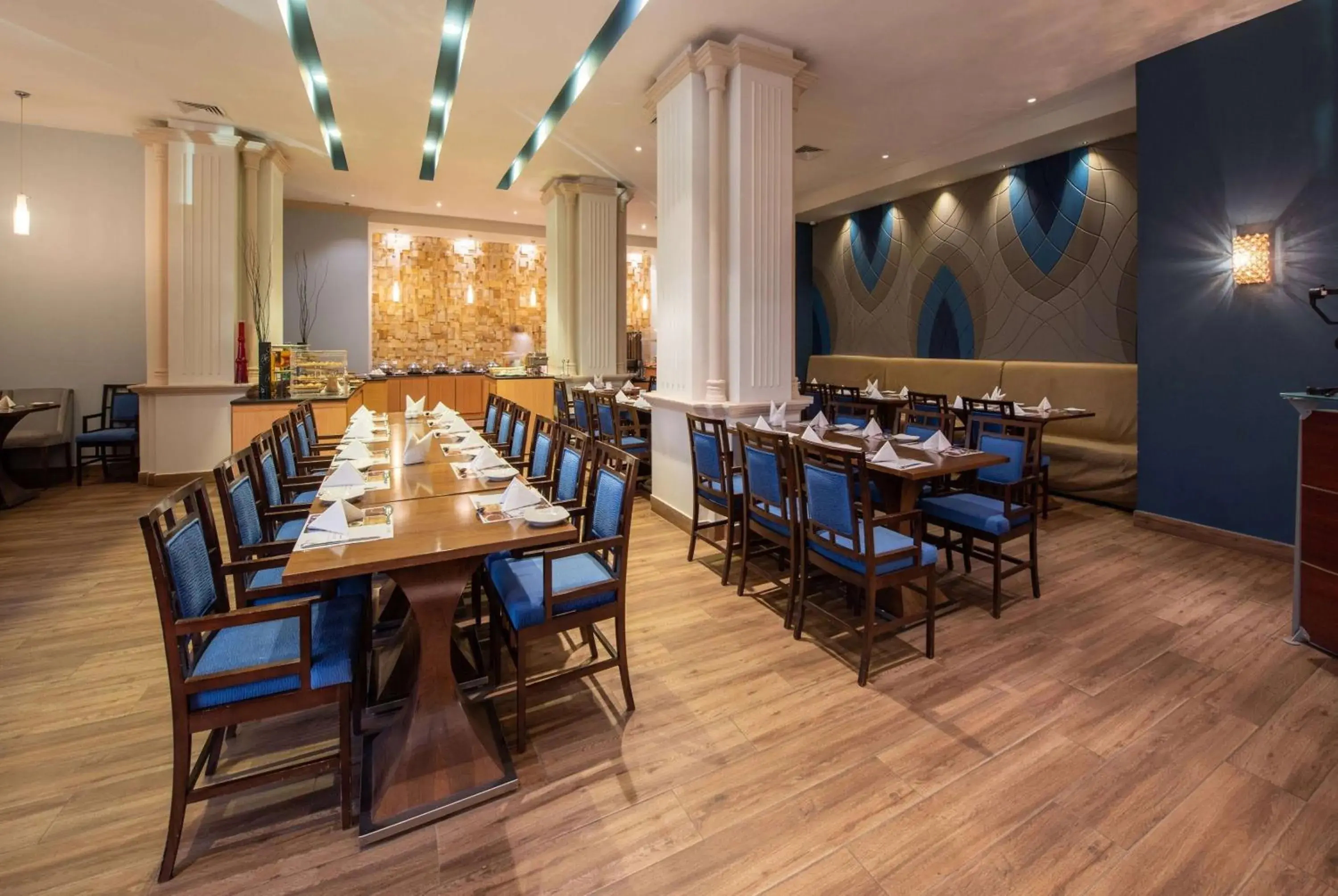 Restaurant/places to eat in Ramada Hotel & Suites by Wyndham Al Qassim Restaurant/places to eat in Ramada Hotel & Suites by Wyndham Al Qassim