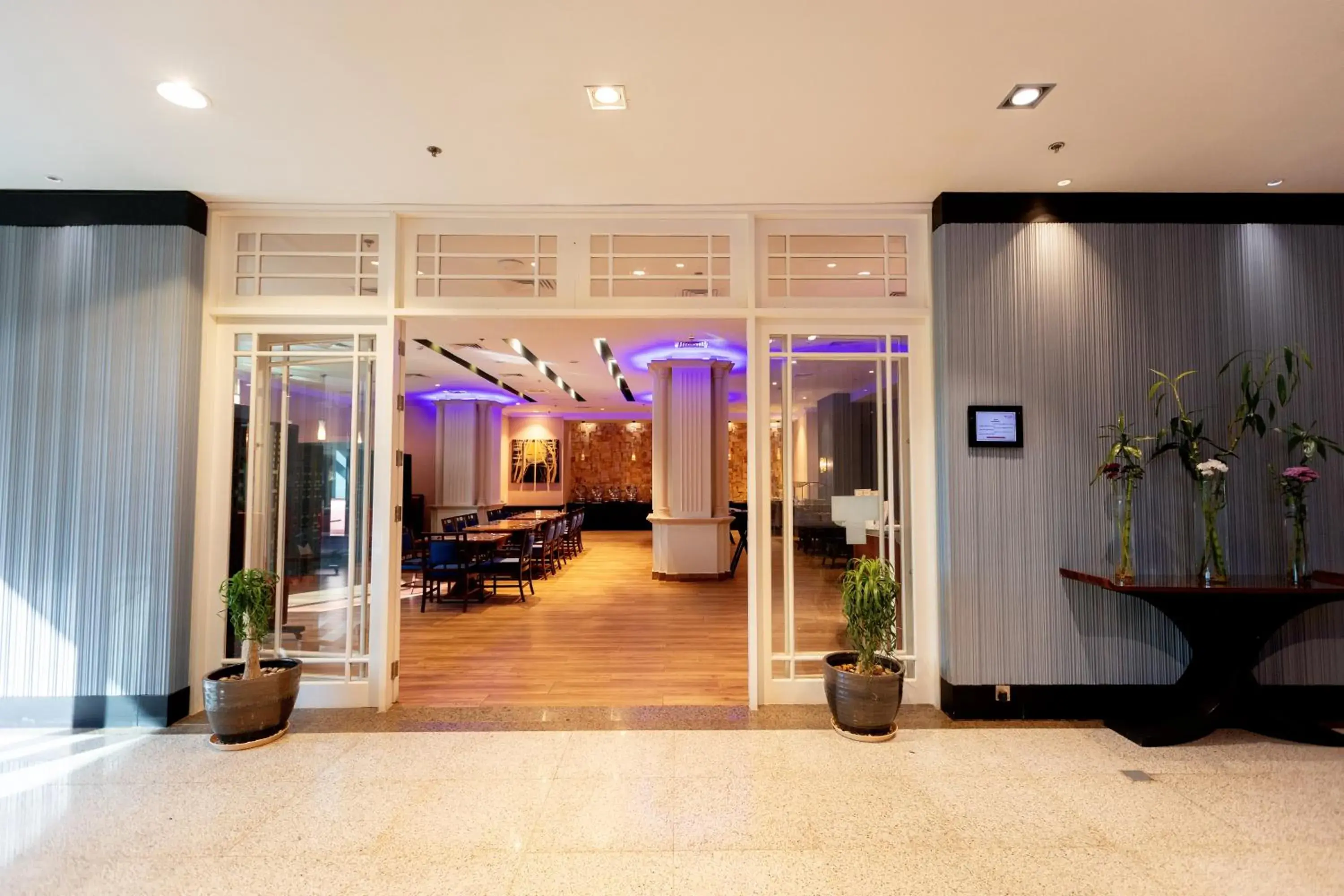 Restaurant/places to eat in Ramada Hotel & Suites by Wyndham Al Qassim Restaurant/places to eat in Ramada Hotel & Suites by Wyndham Al Qassim