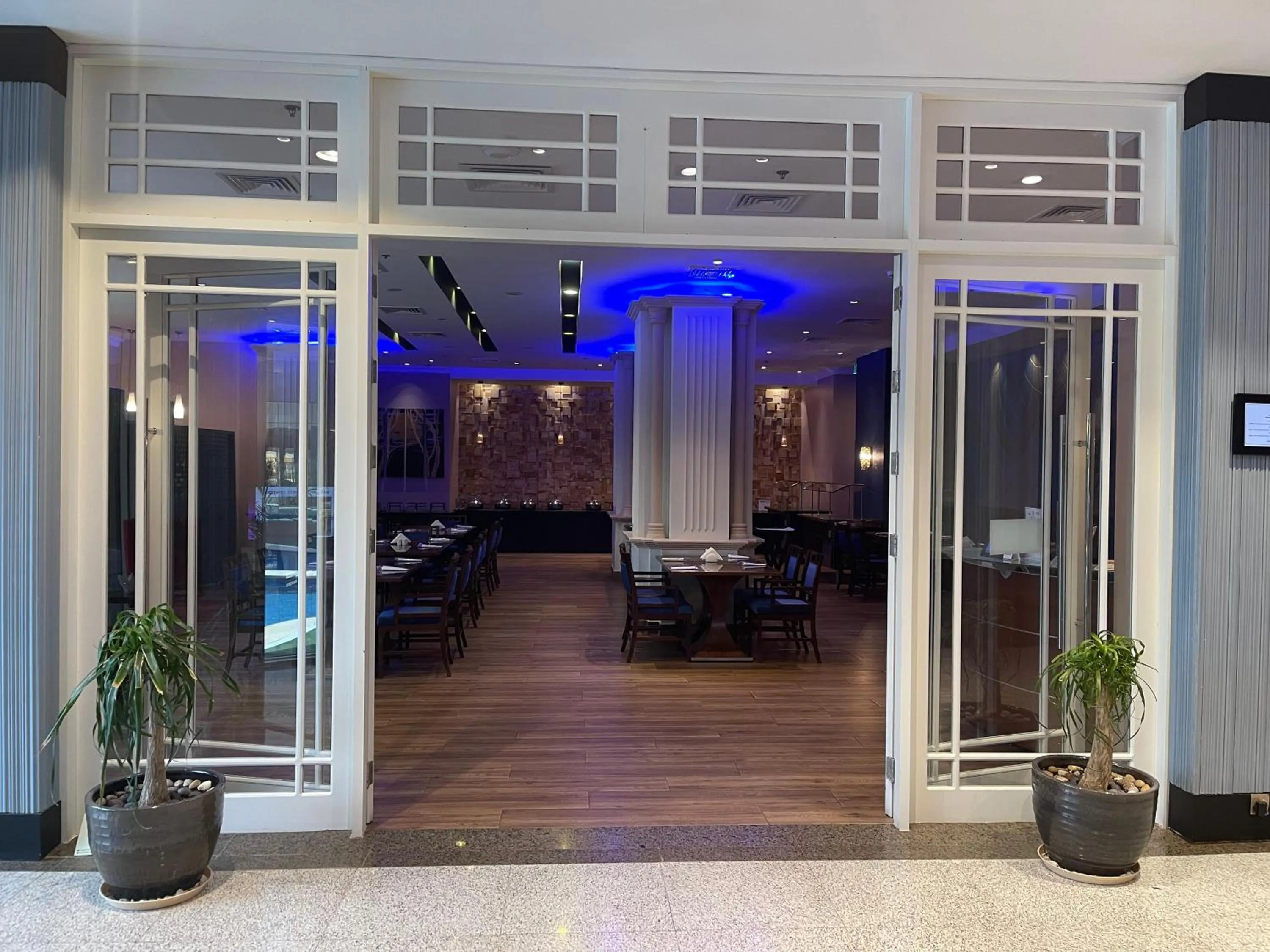 Restaurant/places to eat in Ramada Hotel & Suites by Wyndham Al Qassim