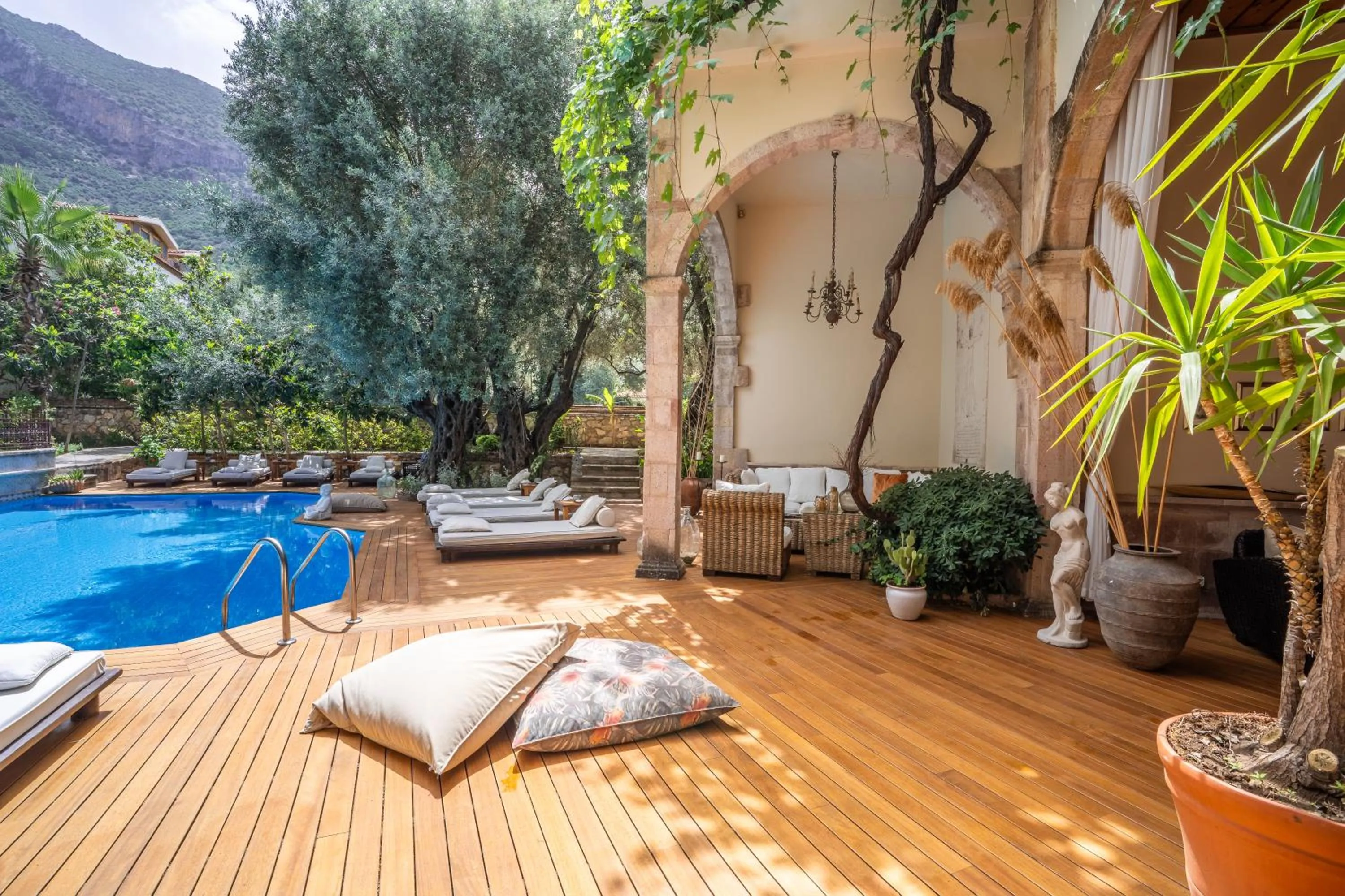 Patio in Jade Residence