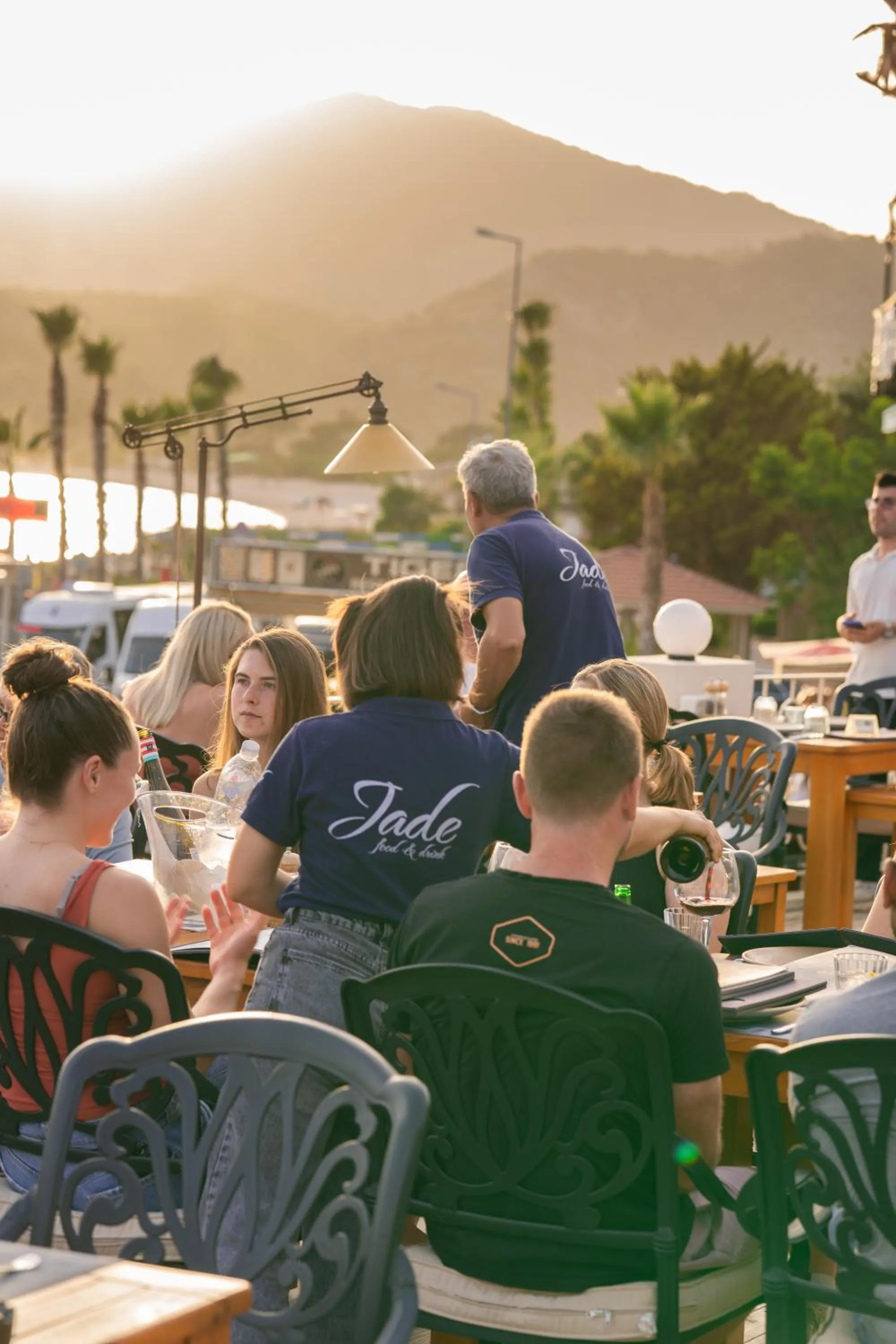 Restaurant/places to eat in Jade Residence