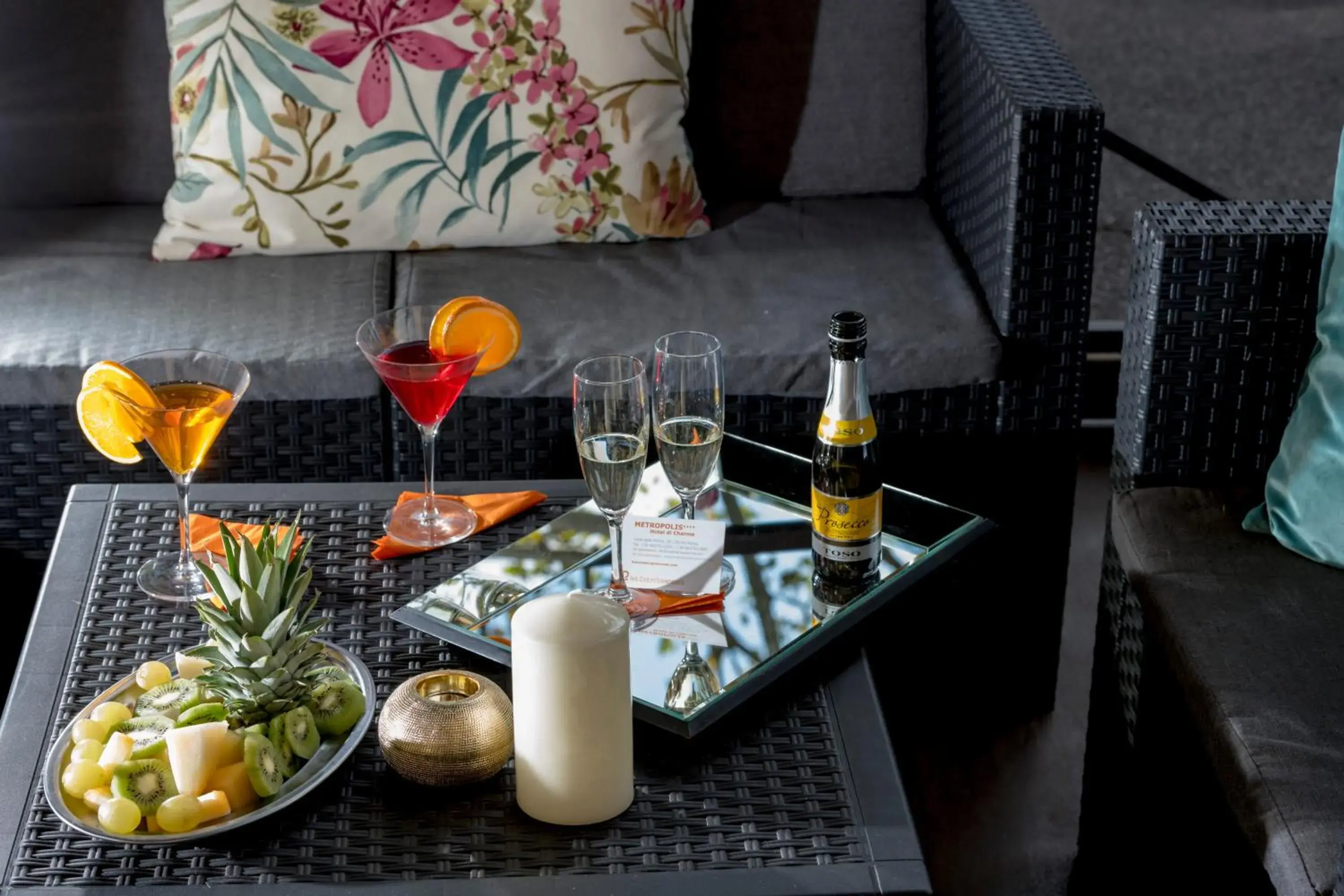 Food and drinks in Hotel Metropolis Food and drinks in Hotel Metropolis