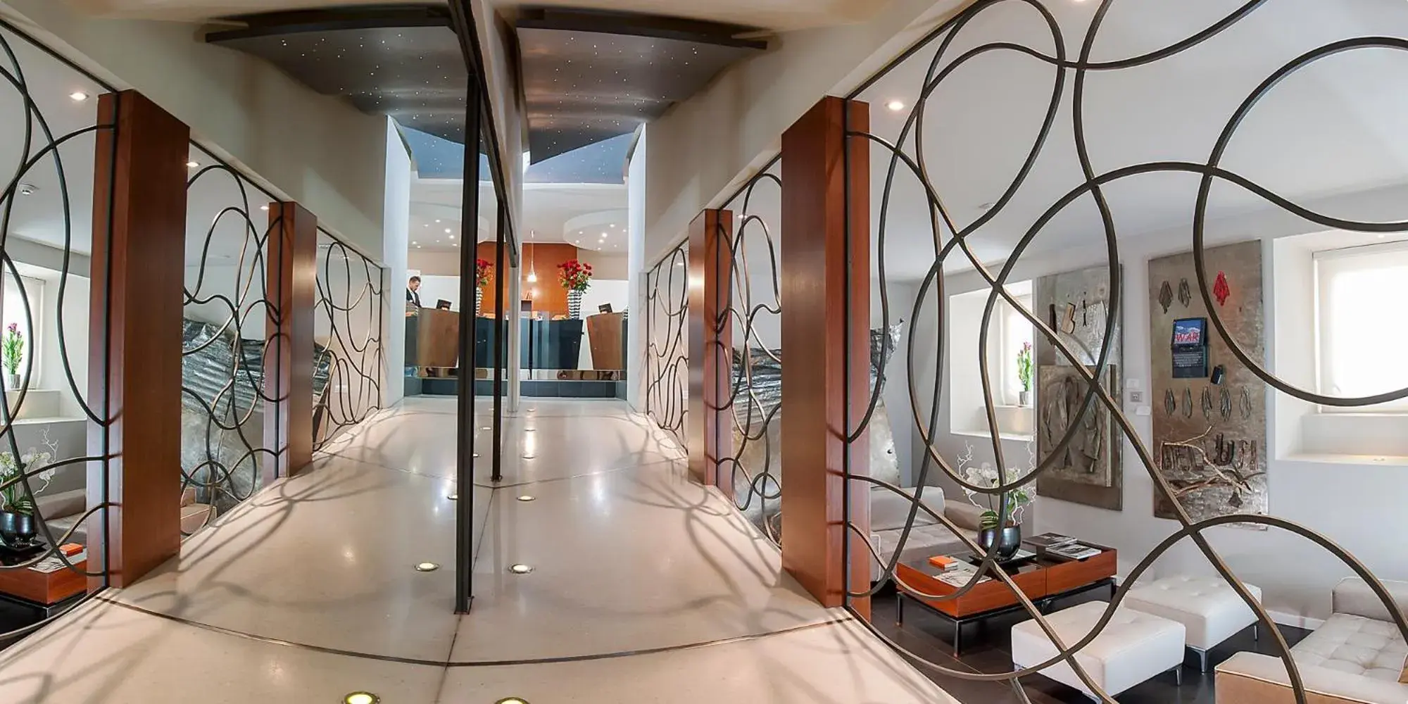 Lobby or reception in Hotel Metropolis Lobby or reception in Hotel Metropolis