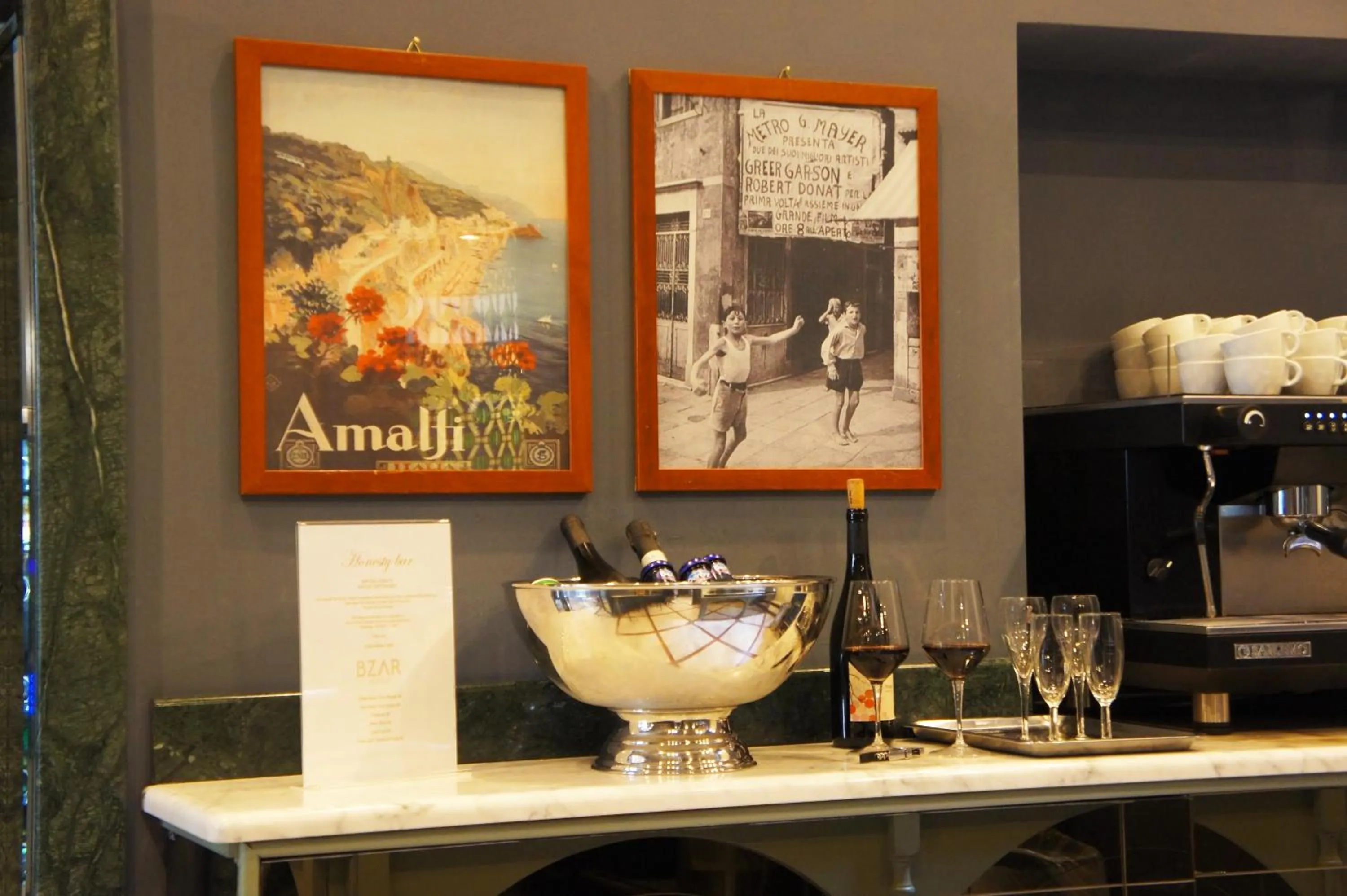 Lounge or bar in Hotel Marisa