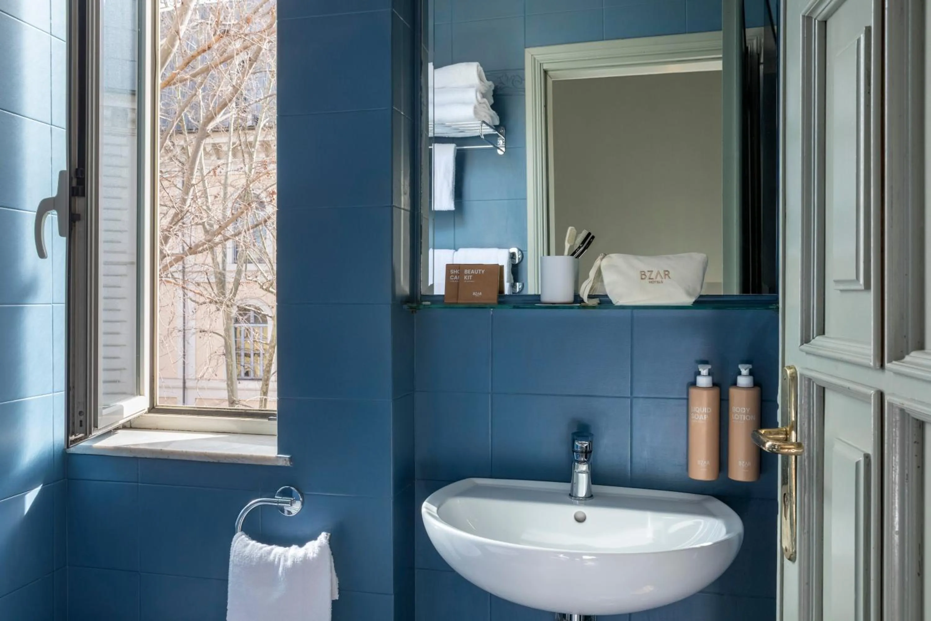 Bathroom in Hotel Marisa