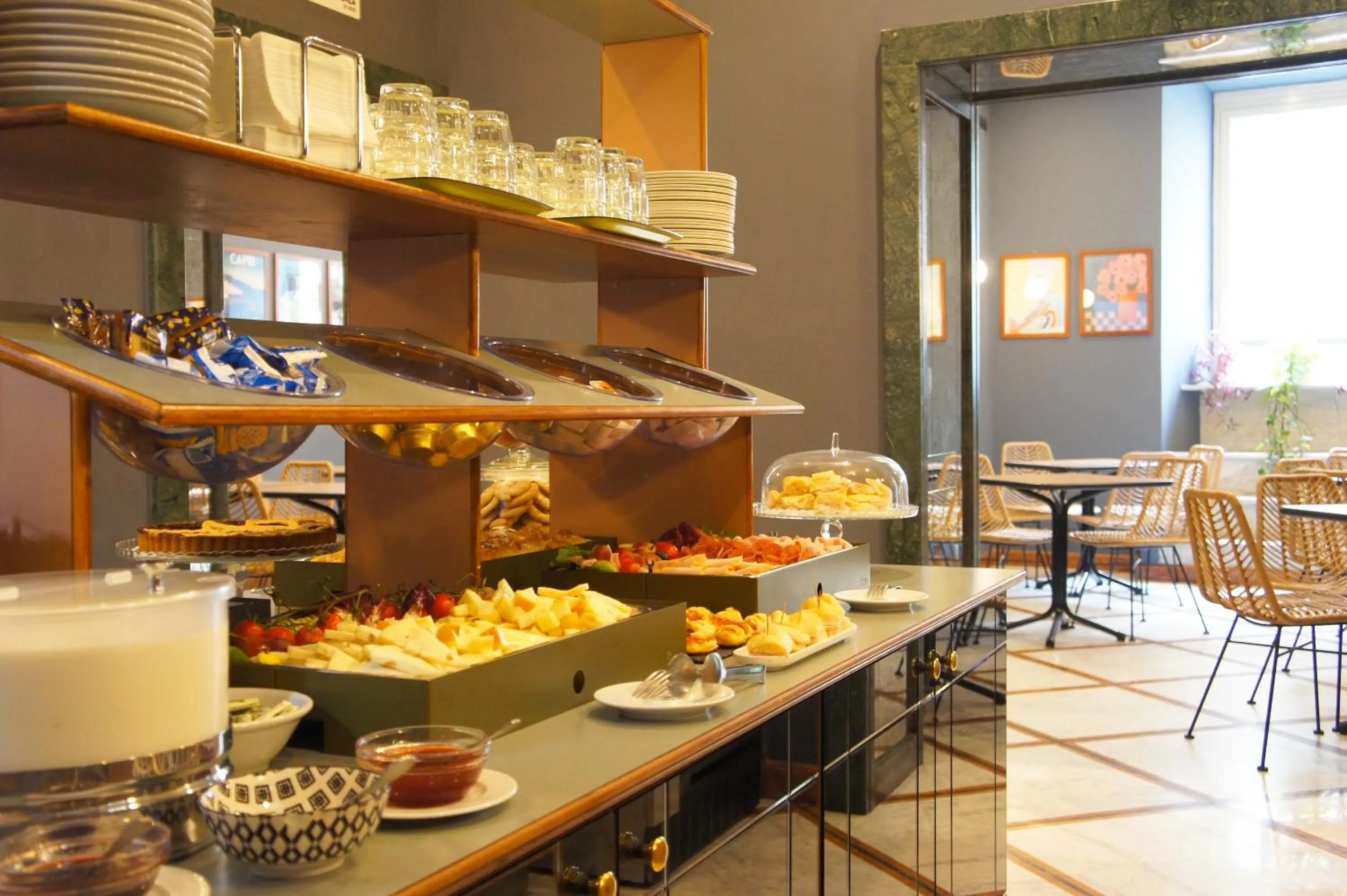 Food and drinks in Hotel Marisa