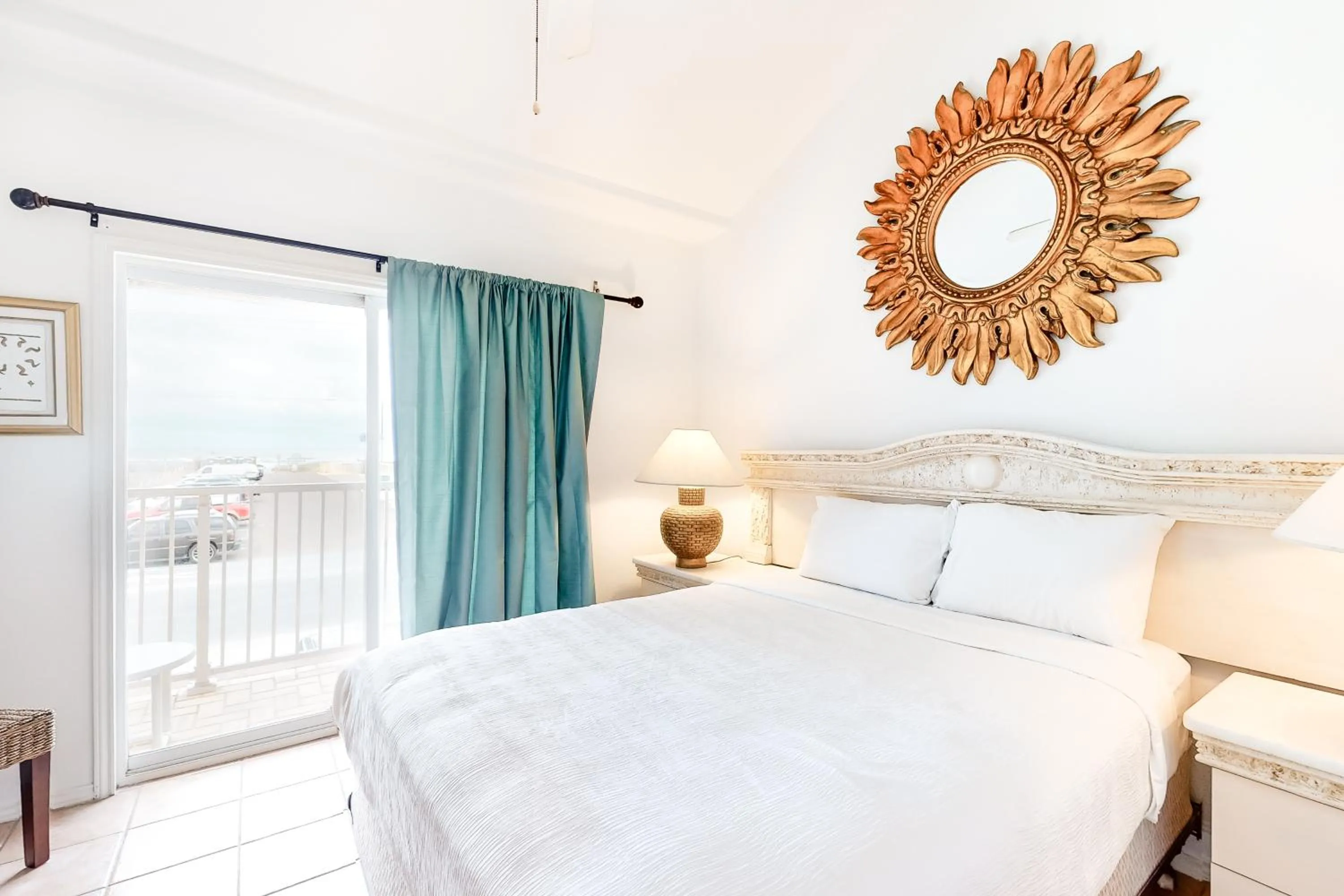 Bed in Tropical Breeze