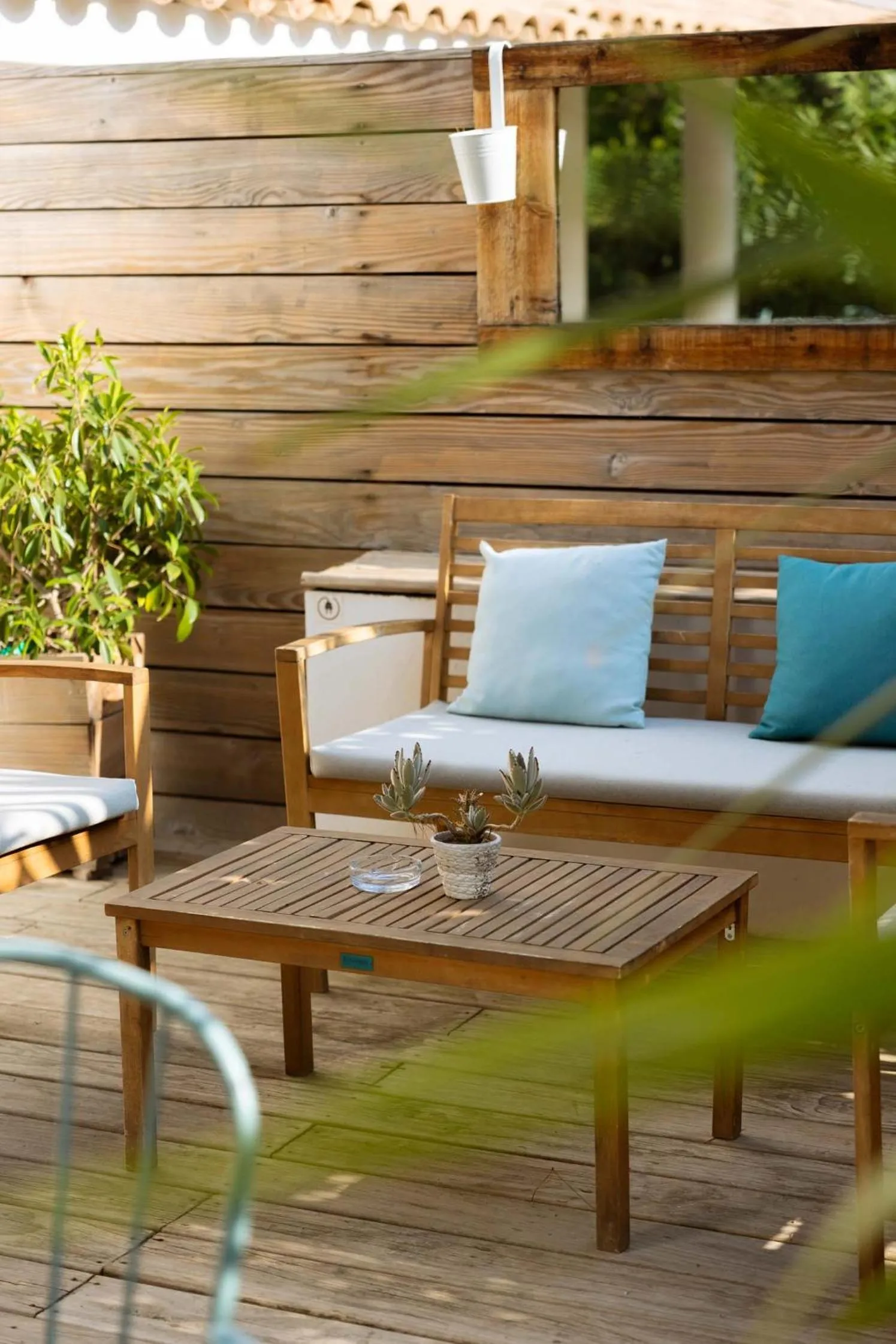 Patio in L'Oasis Hotel