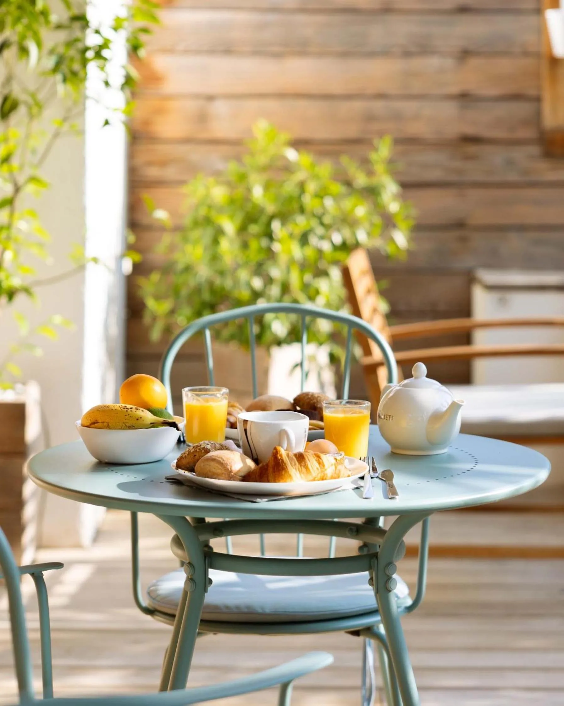 Breakfast in L'Oasis Hotel
