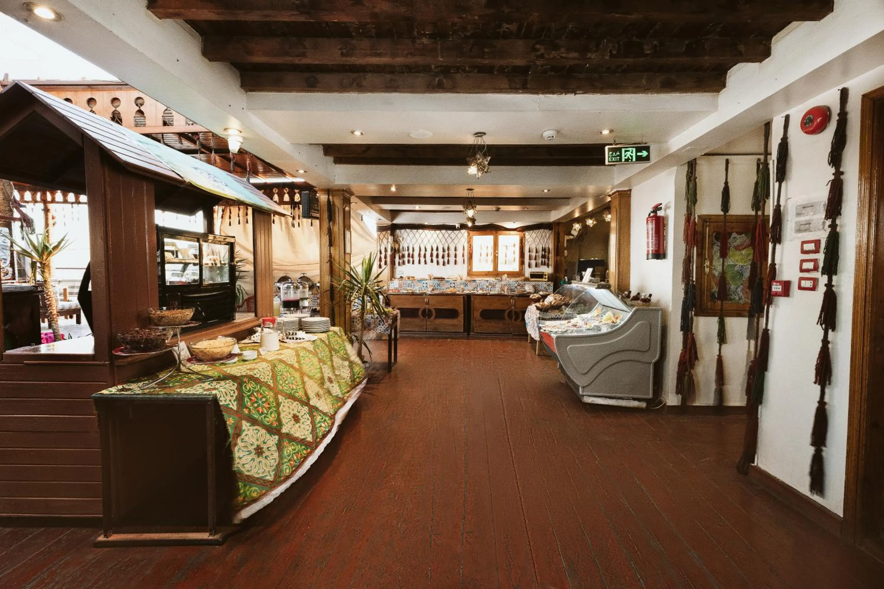 Seating area, Bed in Nefertiti Hotel Luxor