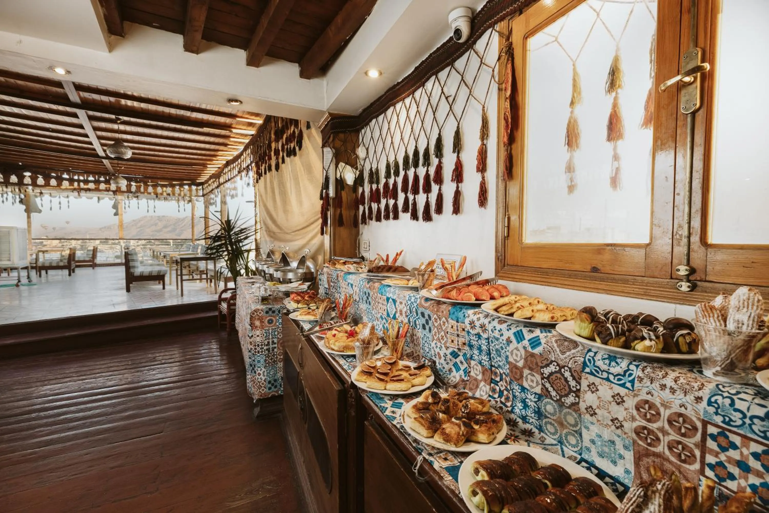 Restaurant/places to eat in Nefertiti Hotel Luxor