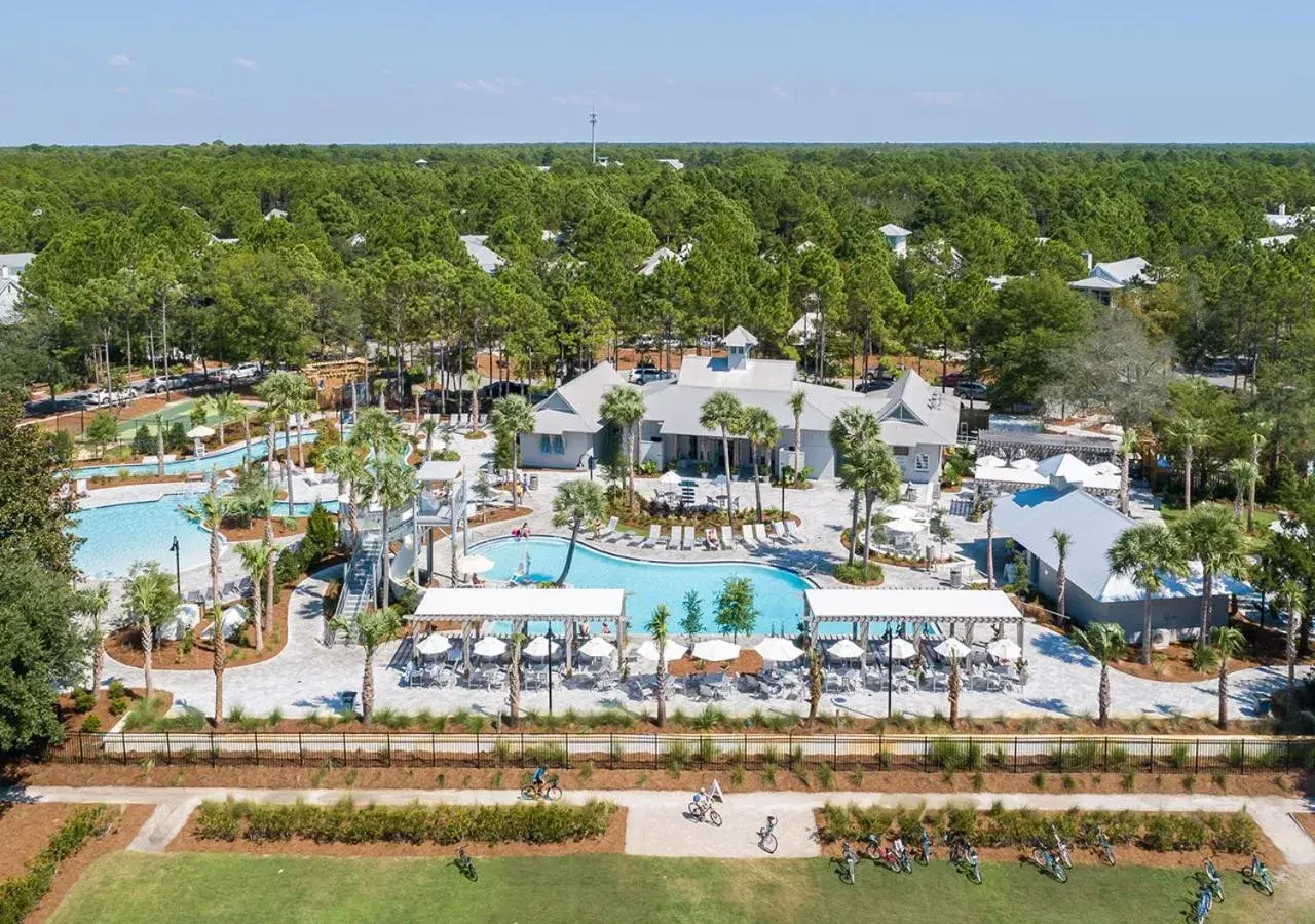 Swimming pool in WaterColor Inn & Resort Swimming pool in WaterColor Inn & Resort