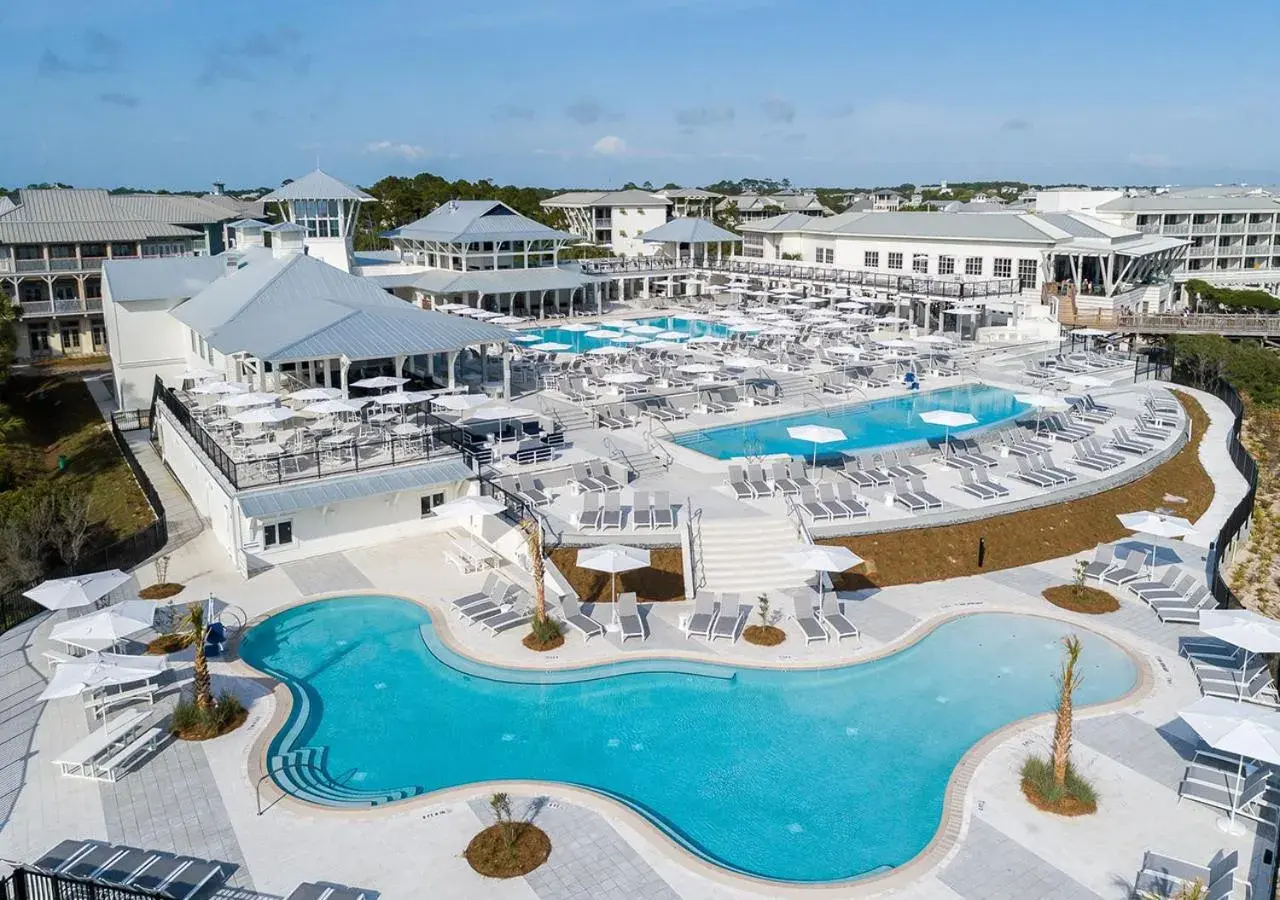 Swimming pool in WaterColor Inn & Resort Swimming pool in WaterColor Inn & Resort