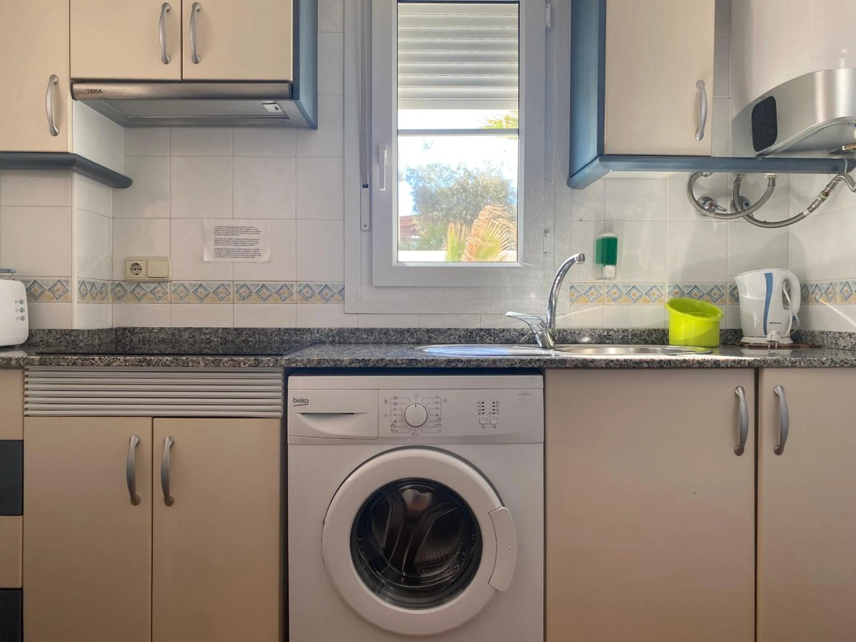 kitchen in Apartahotel Vistamar San José