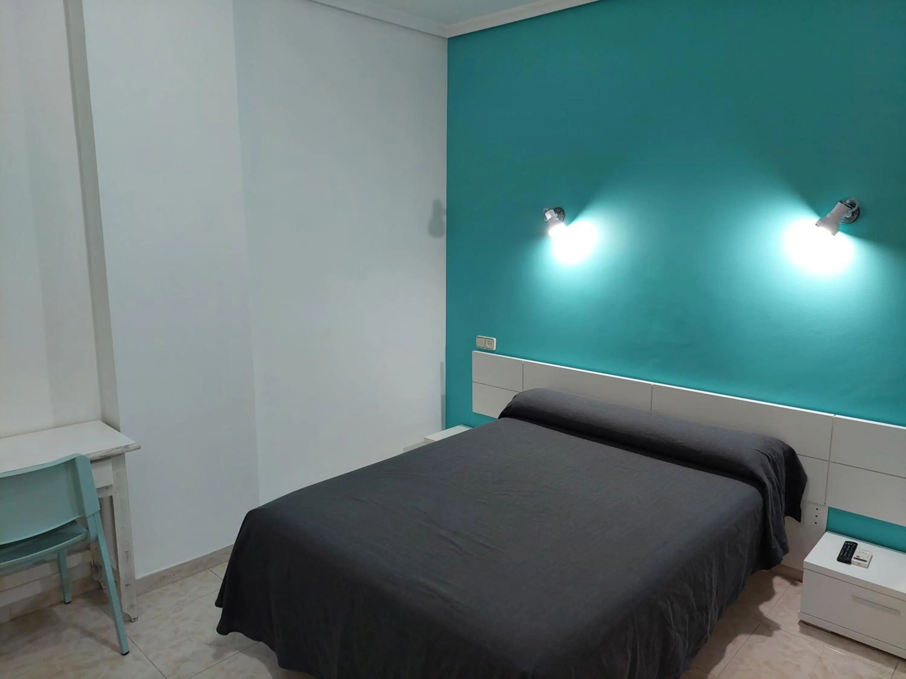 Bedroom, Bed in Hotel Cervantes