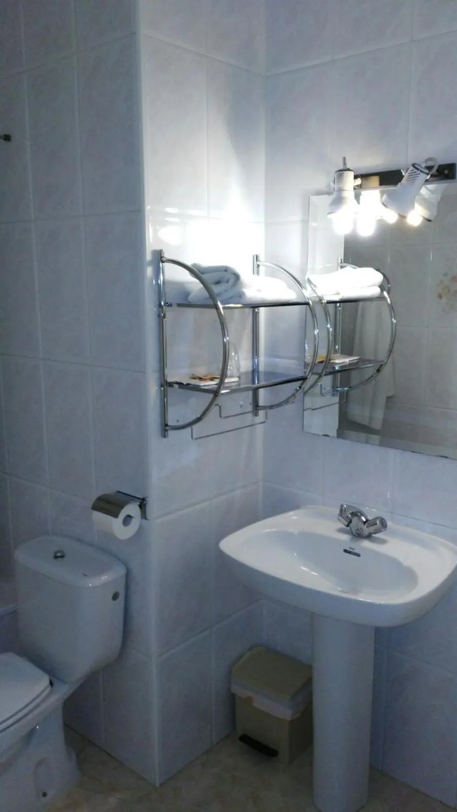 Bathroom in Hotel Cervantes