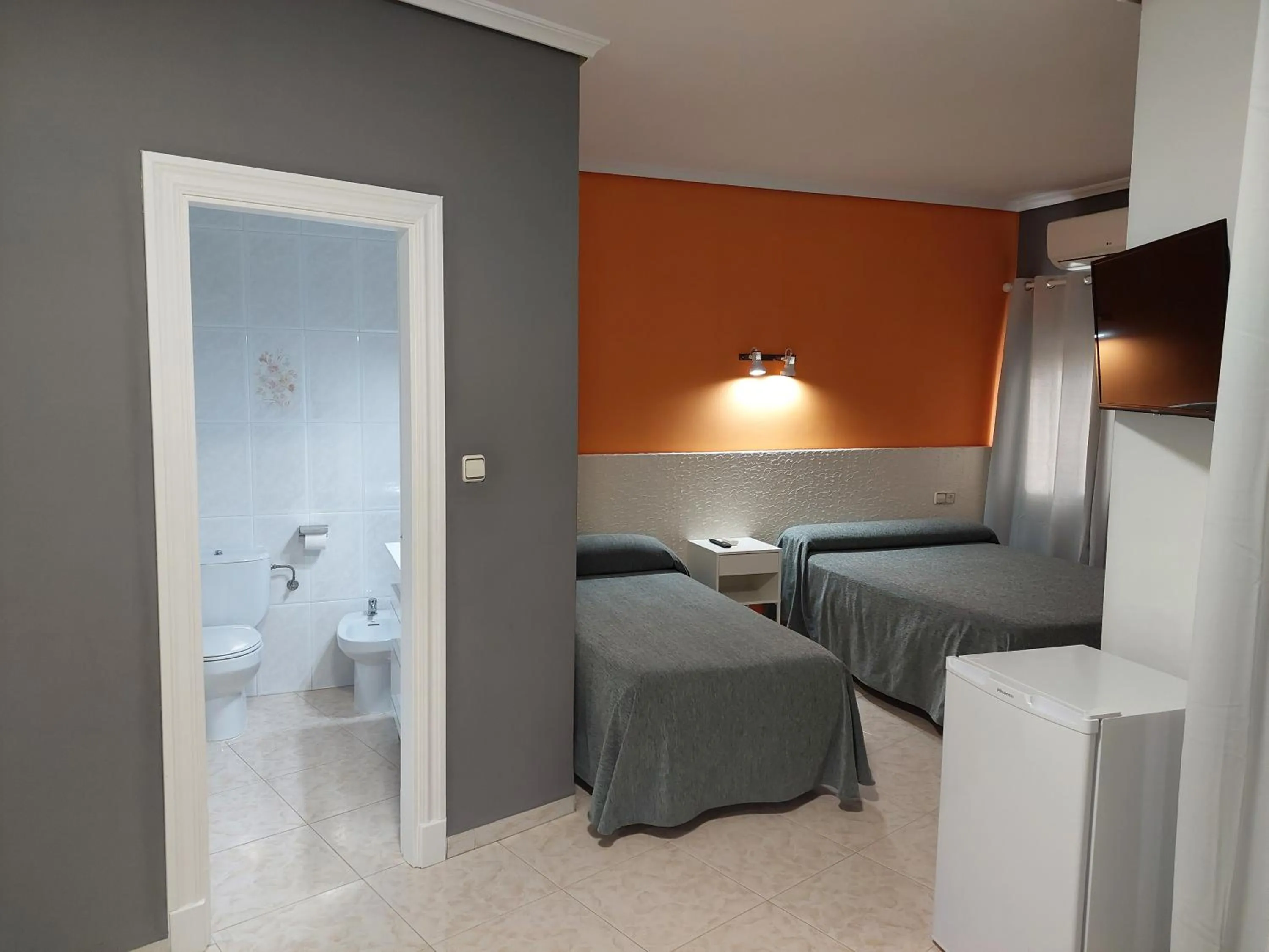 Bedroom, Bed in Hotel Cervantes