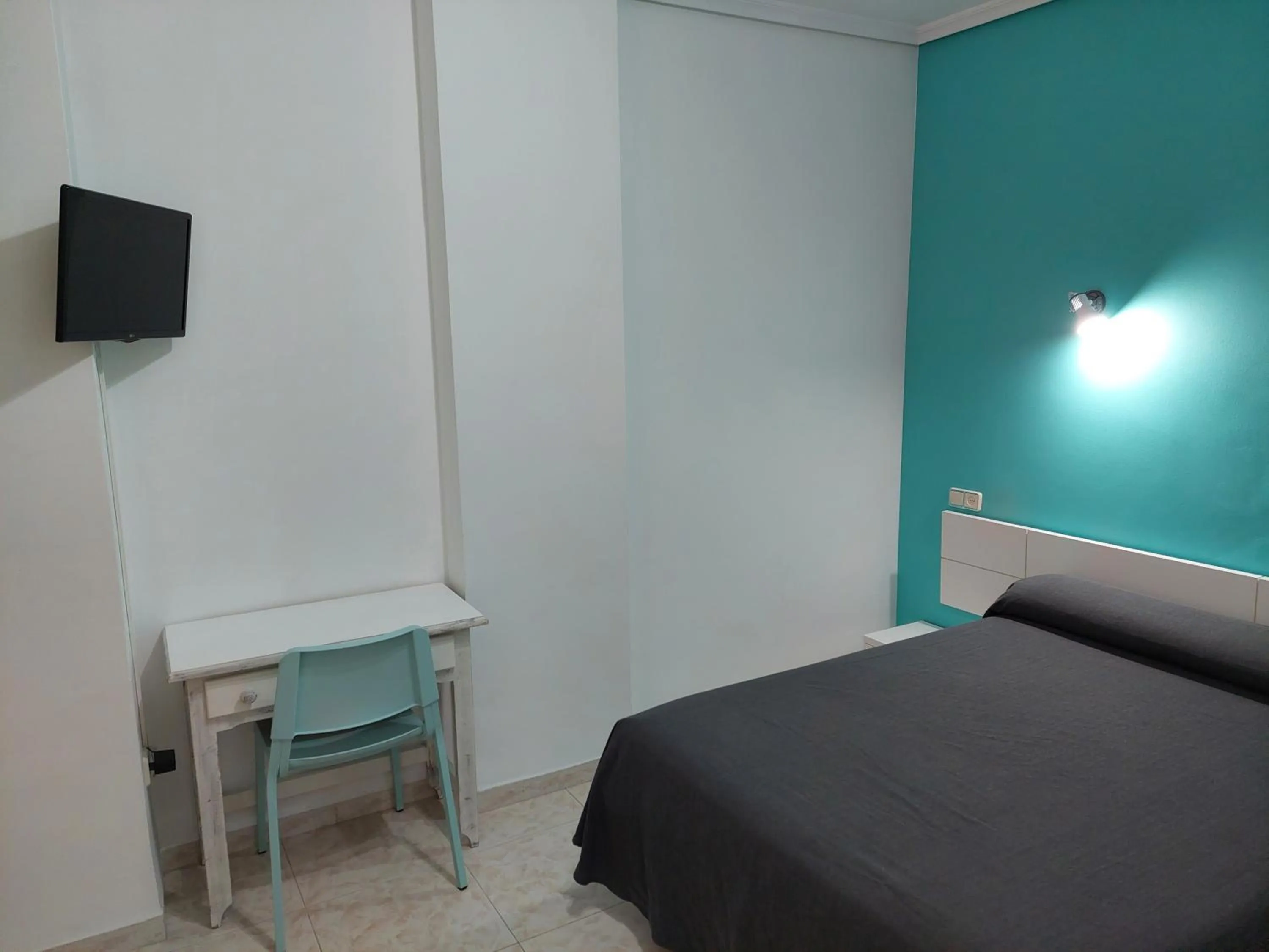 Bedroom, Bed in Hotel Cervantes