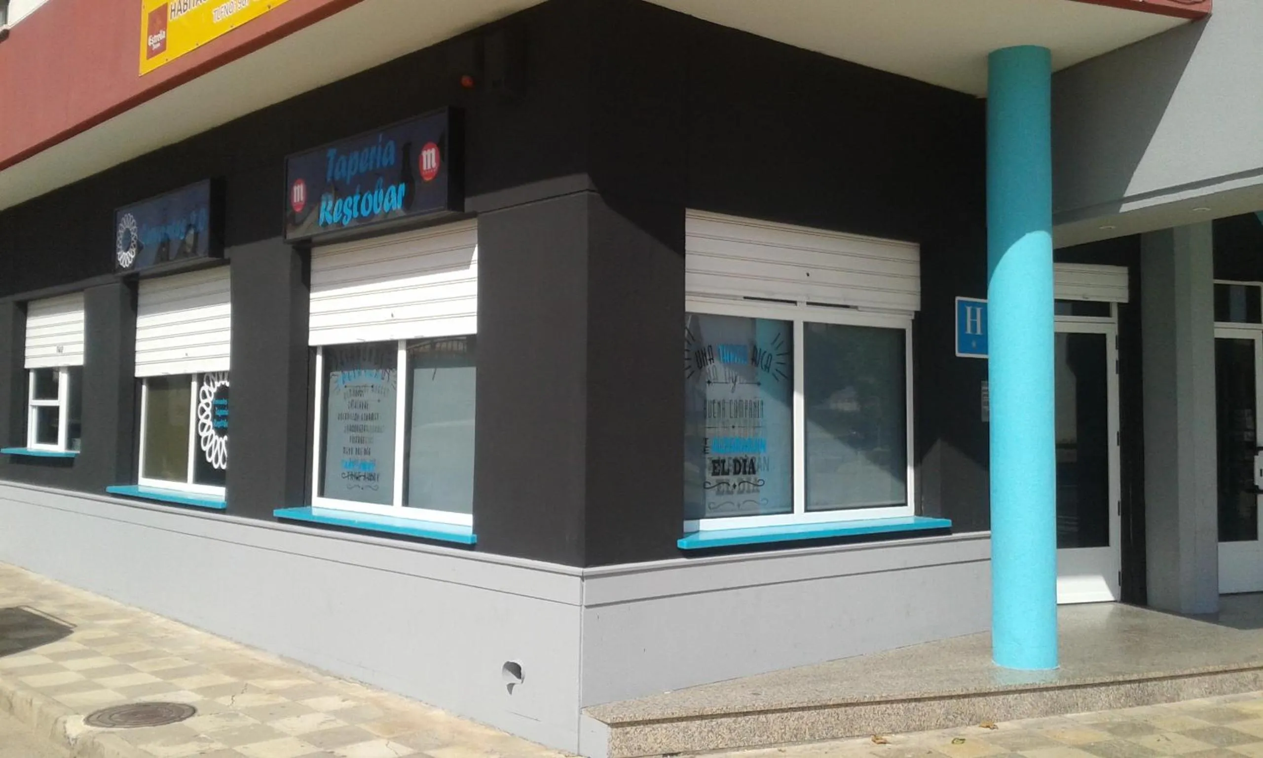 Facade/entrance in Hotel Cervantes