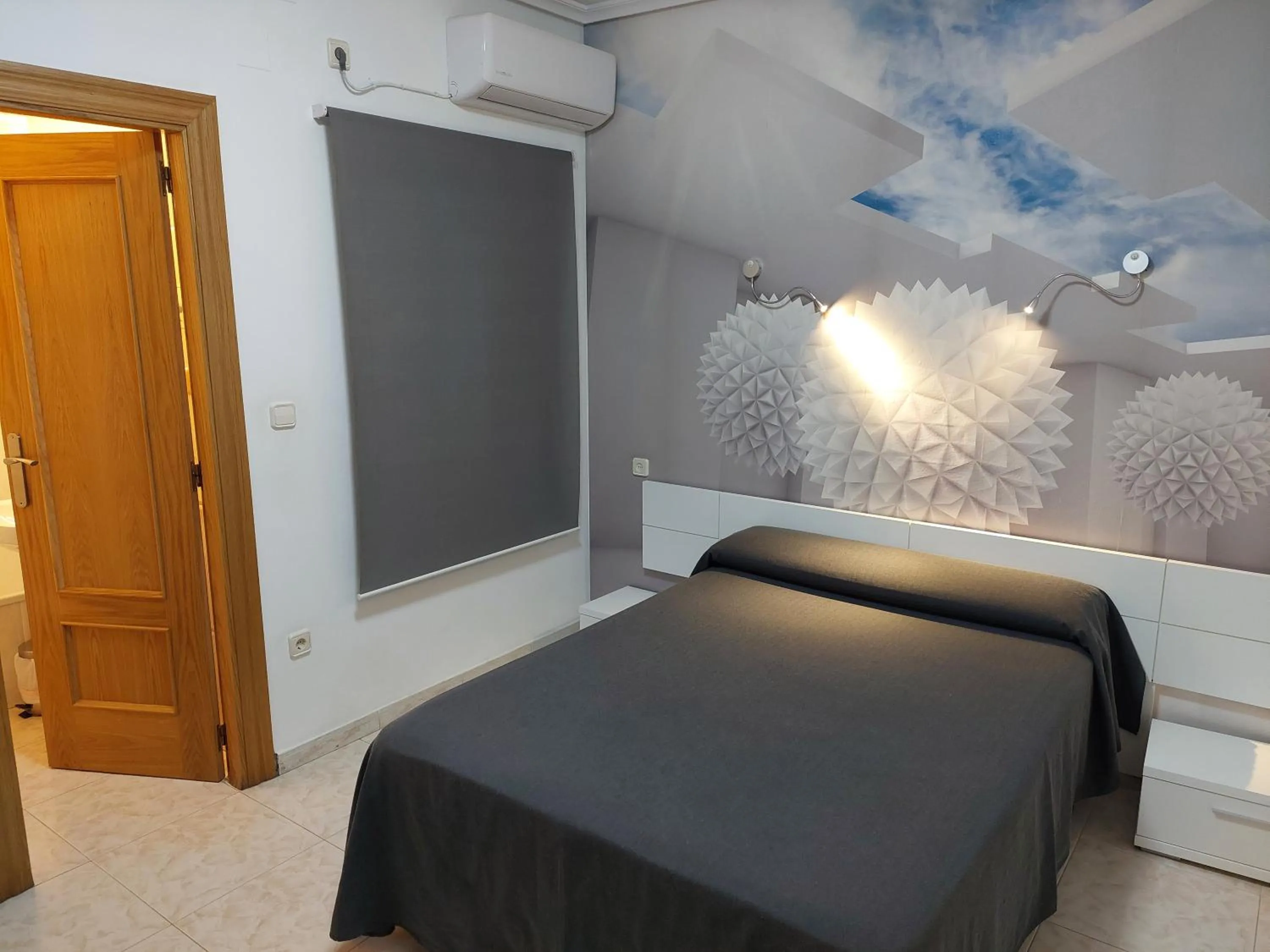 Bedroom, Bed in Hotel Cervantes