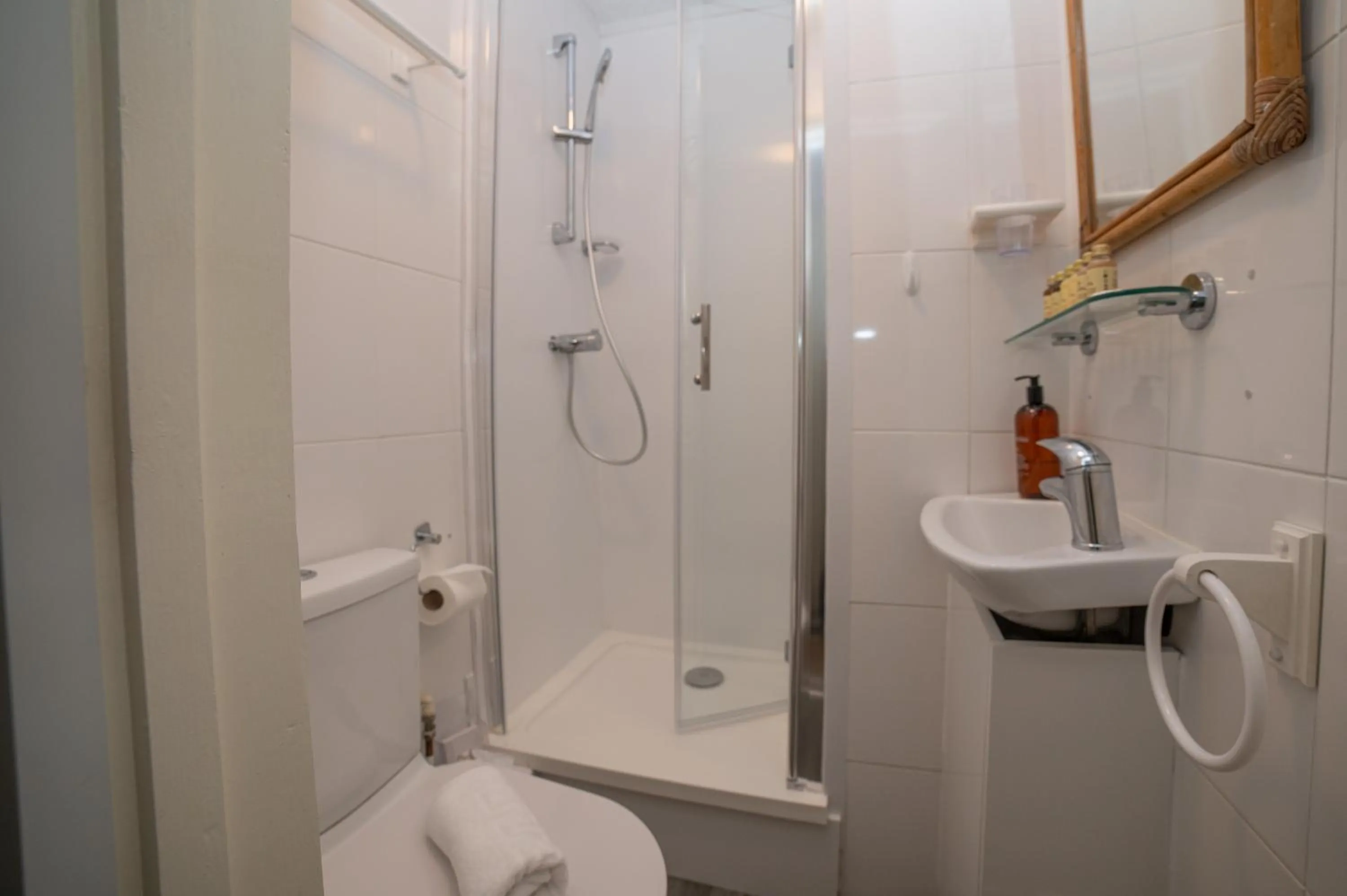 Shower in The Cherry Tree Guest House