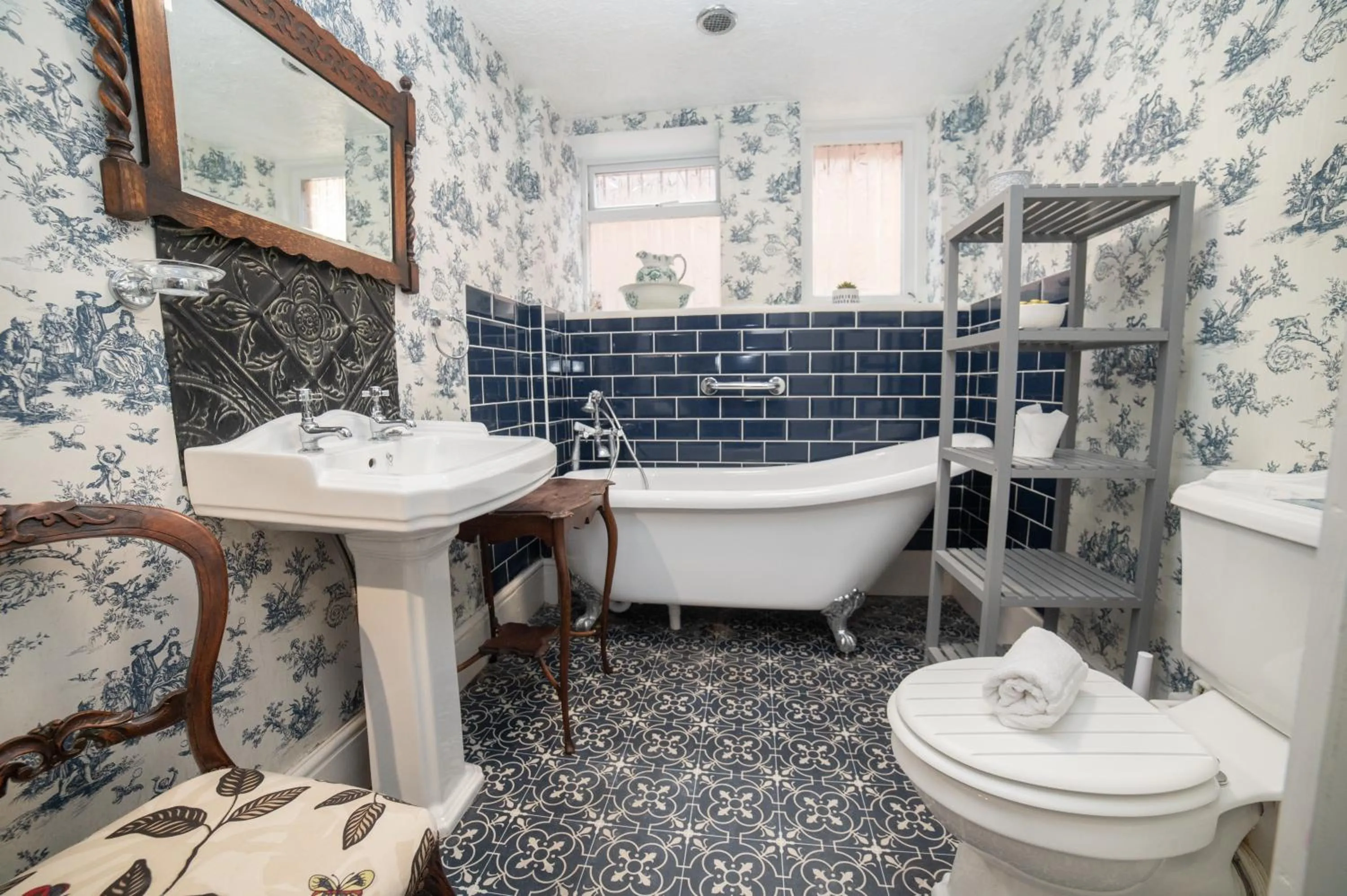 Shower in The Cherry Tree Guest House