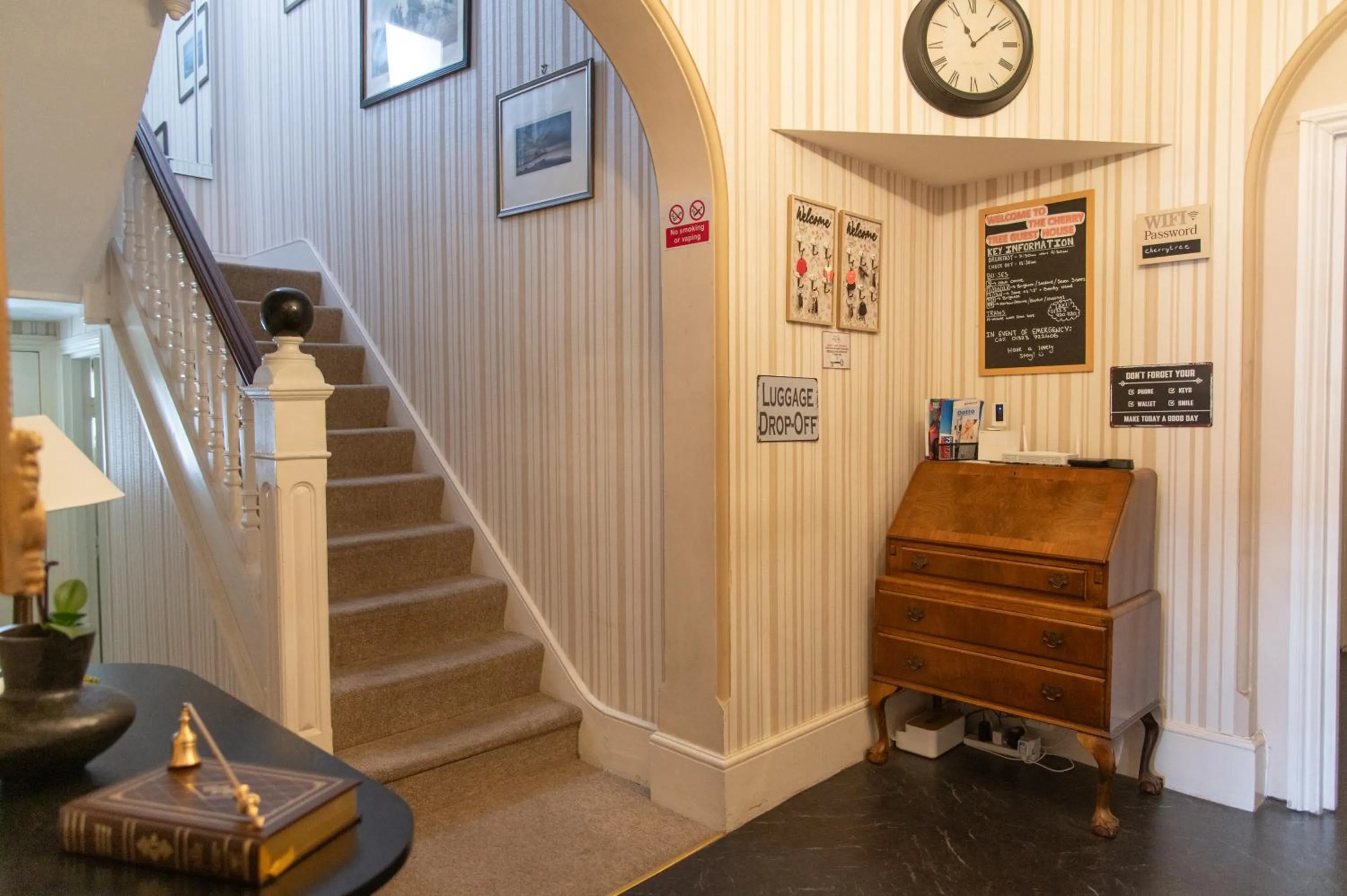 Lobby or reception in The Cherry Tree Guest House