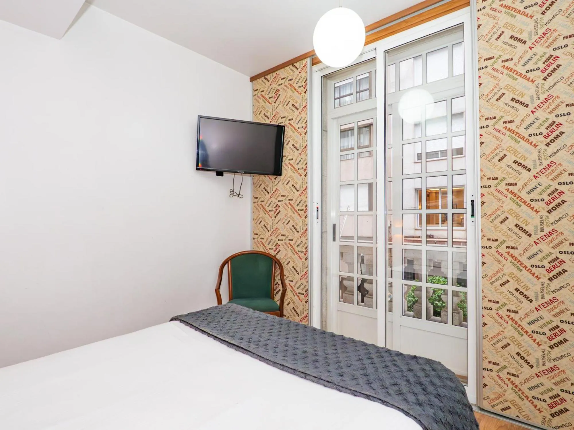 Bed in Hotel del Mar Vigo