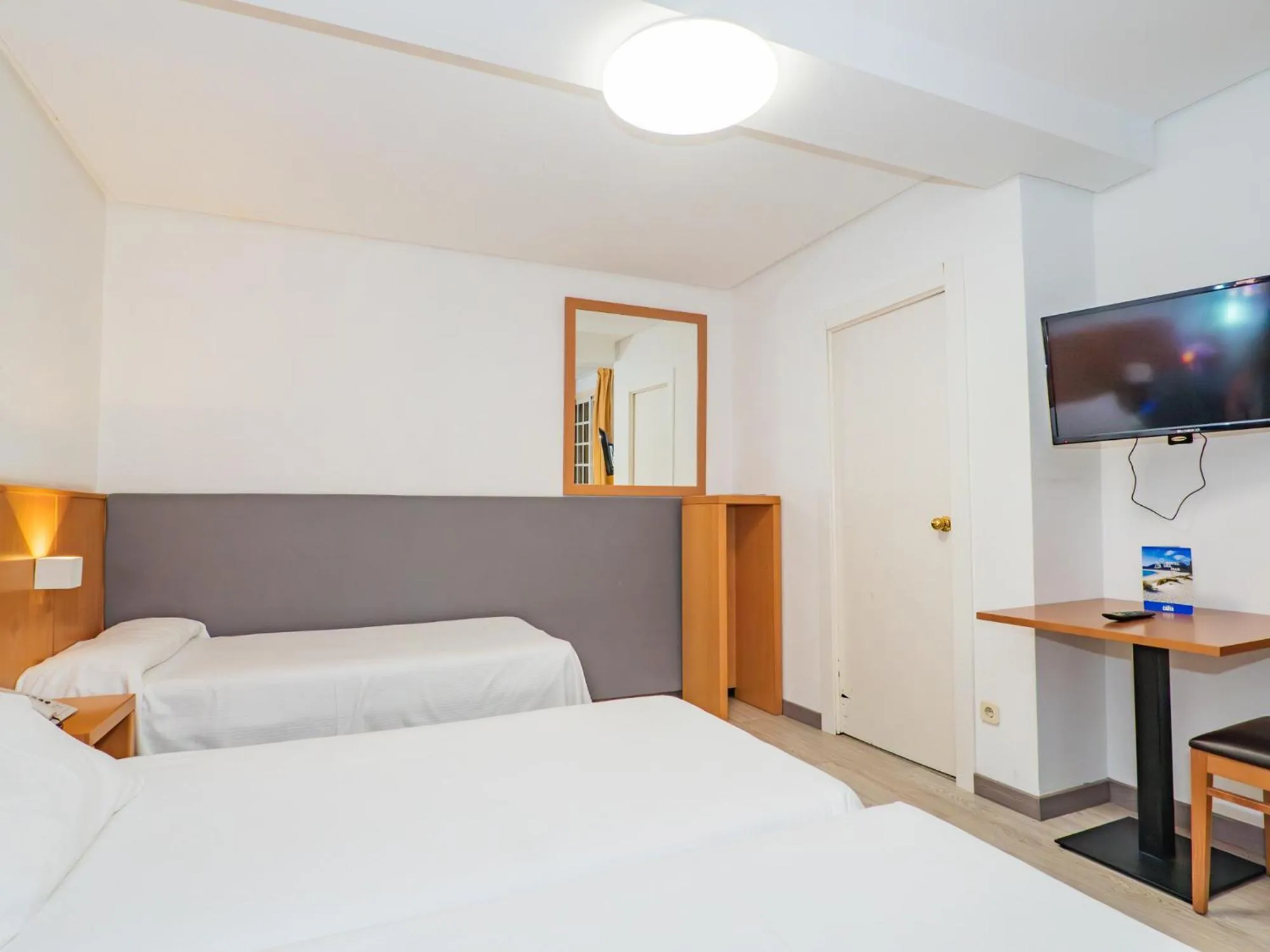 Bed in Hotel del Mar Vigo