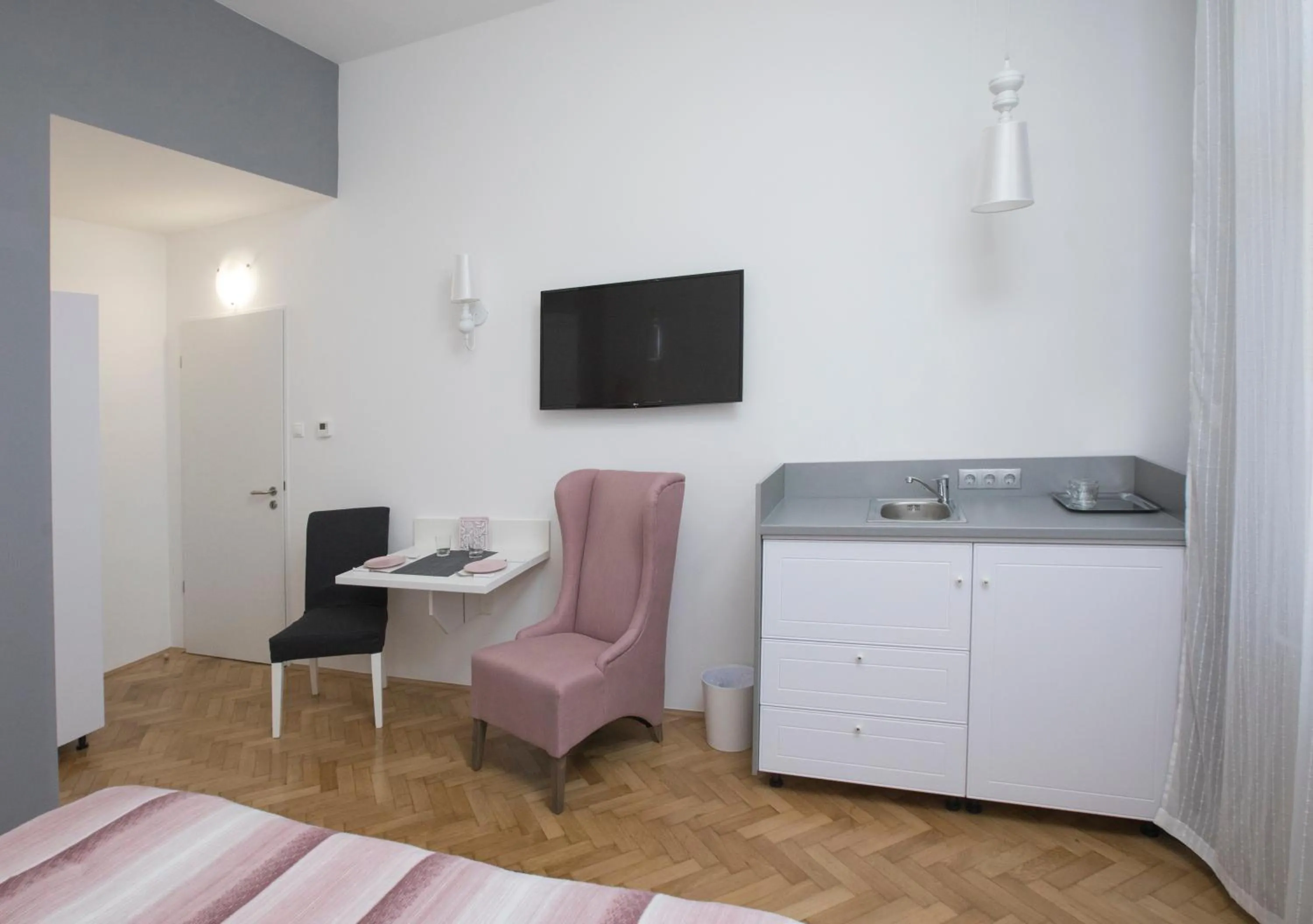 Kitchen or kitchenette in Dóm Apartman