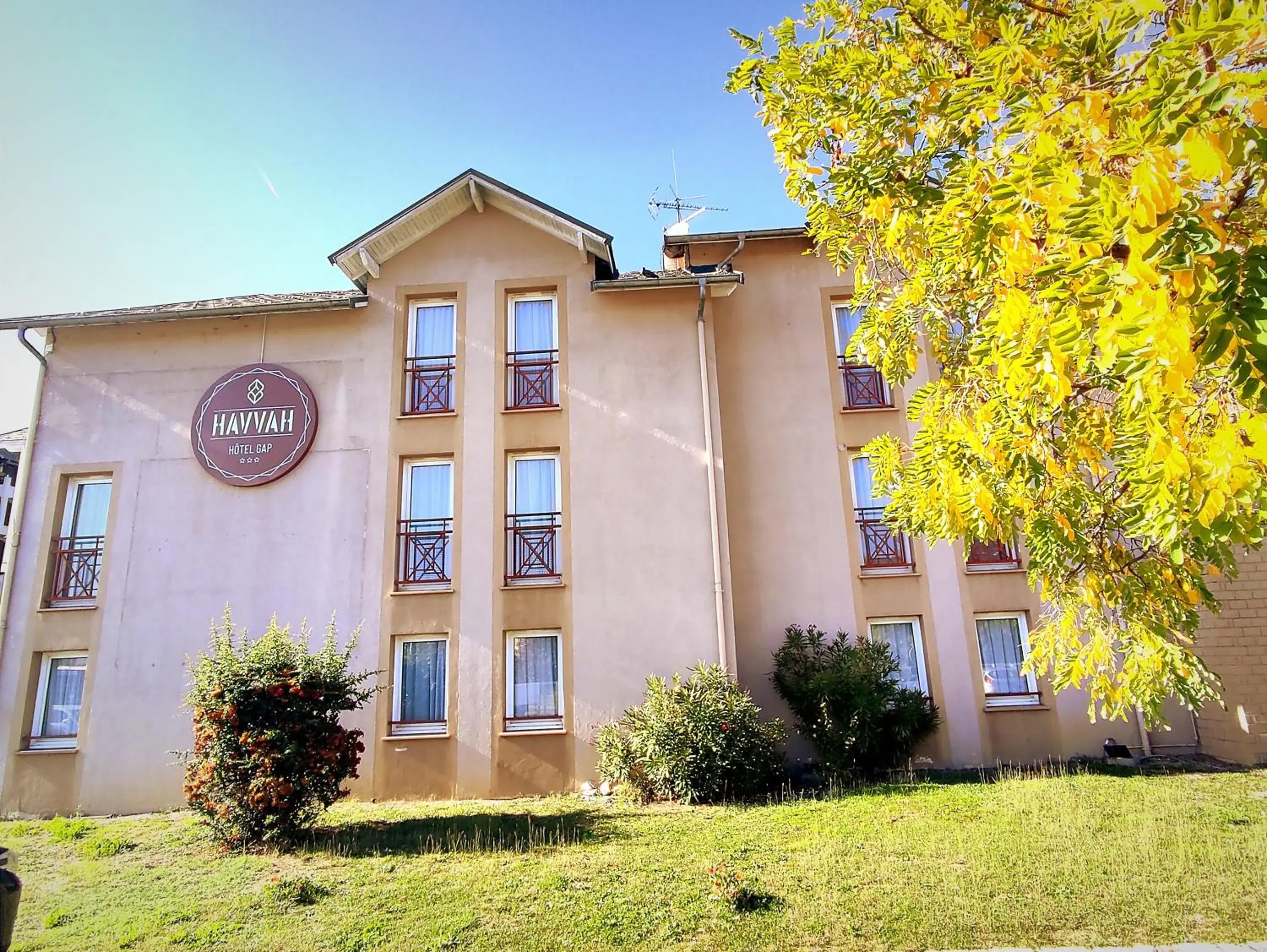 Property building in Logis Havvah Hôtel Gap Property building in Logis Havvah Hôtel Gap
