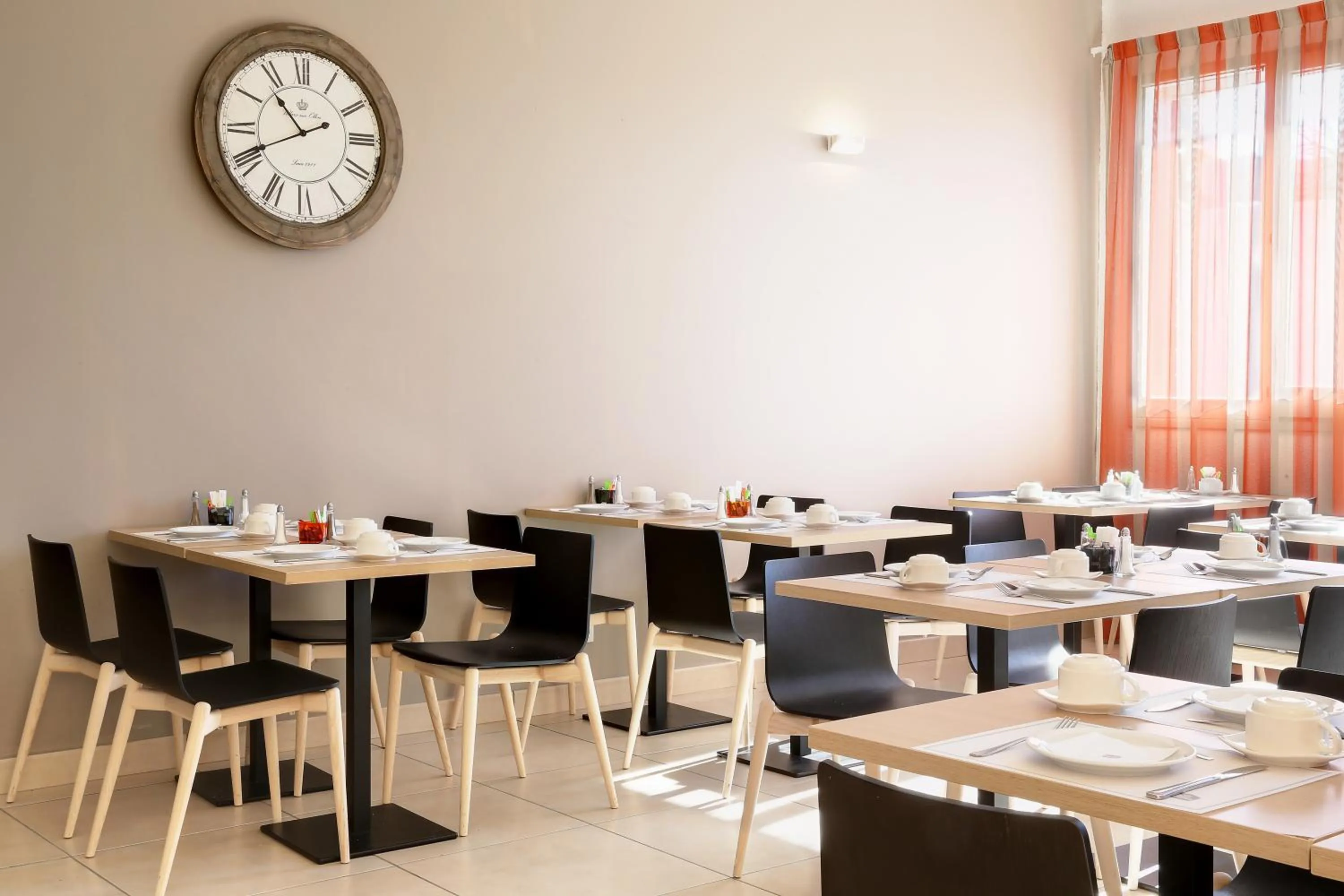 Restaurant/places to eat in Logis Havvah Hôtel Gap