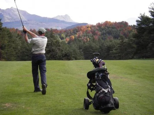 Golfcourse in Logis Havvah Hôtel Gap