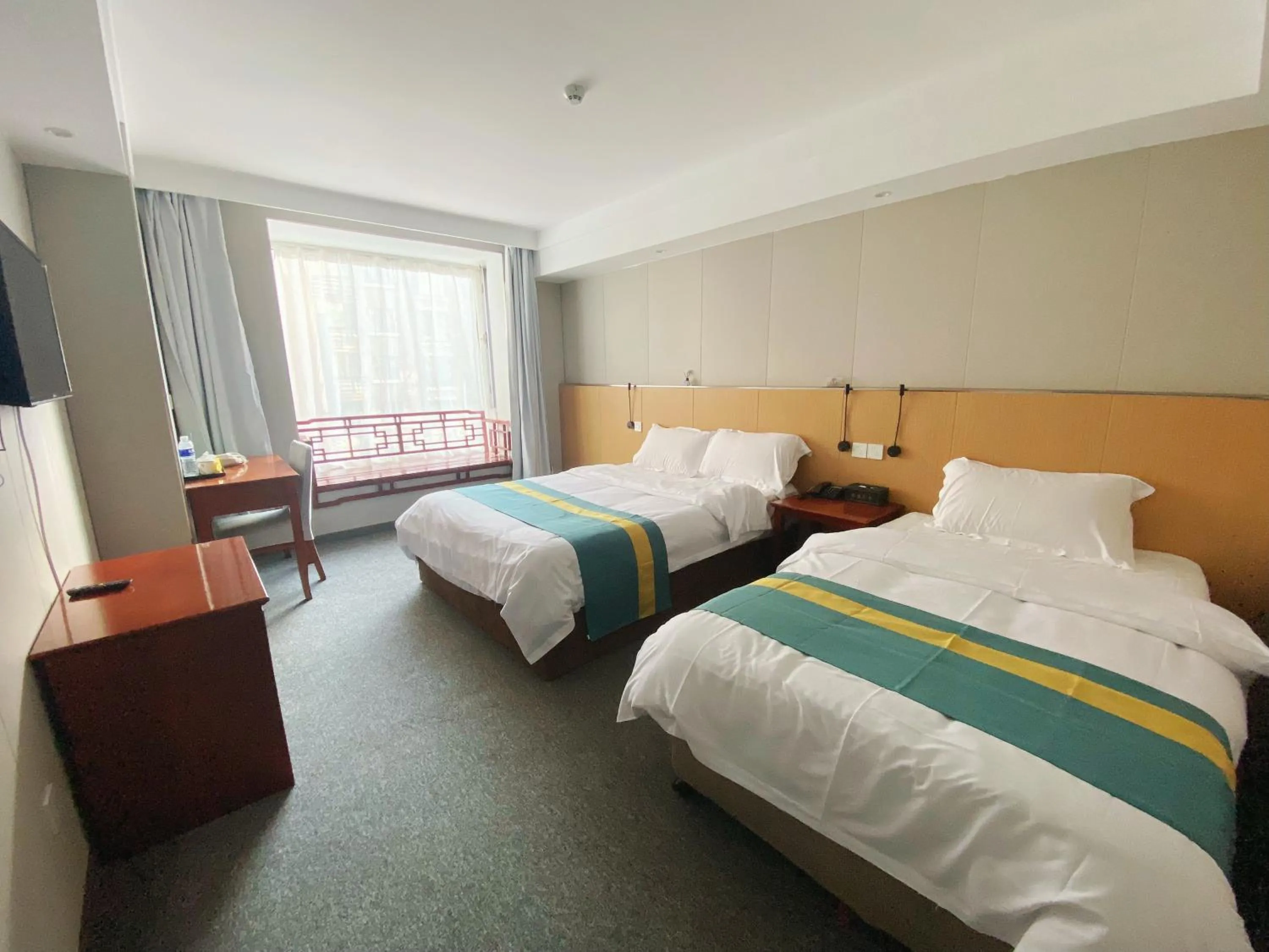 Bed in Beijing RJ Brown city center hotel Forbidden City &Tian'anmen Square ,Near Subway line 8, 3min walk to Temple of Heaven, English Speaking reception , Laundry service ,Free wifi ,Oneday tour to Greatwall