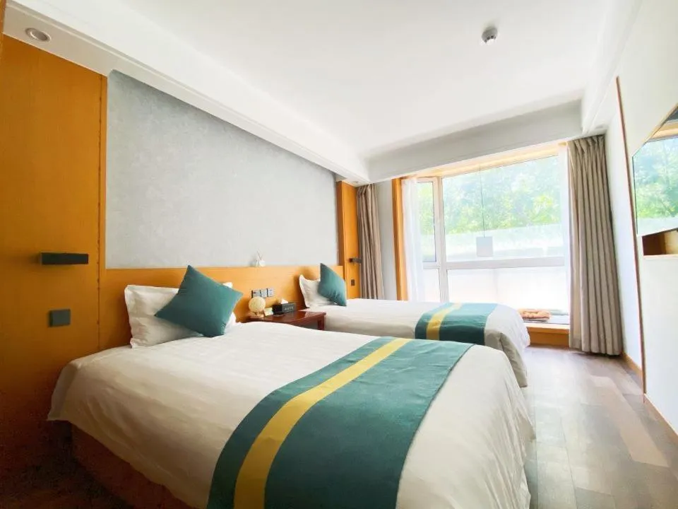 Bed in Beijing RJ Brown city center hotel Forbidden City &Tian'anmen Square ,Near Subway line 8, 3min walk to Temple of Heaven, English Speaking reception , Laundry service ,Free wifi ,Oneday tour to Greatwall