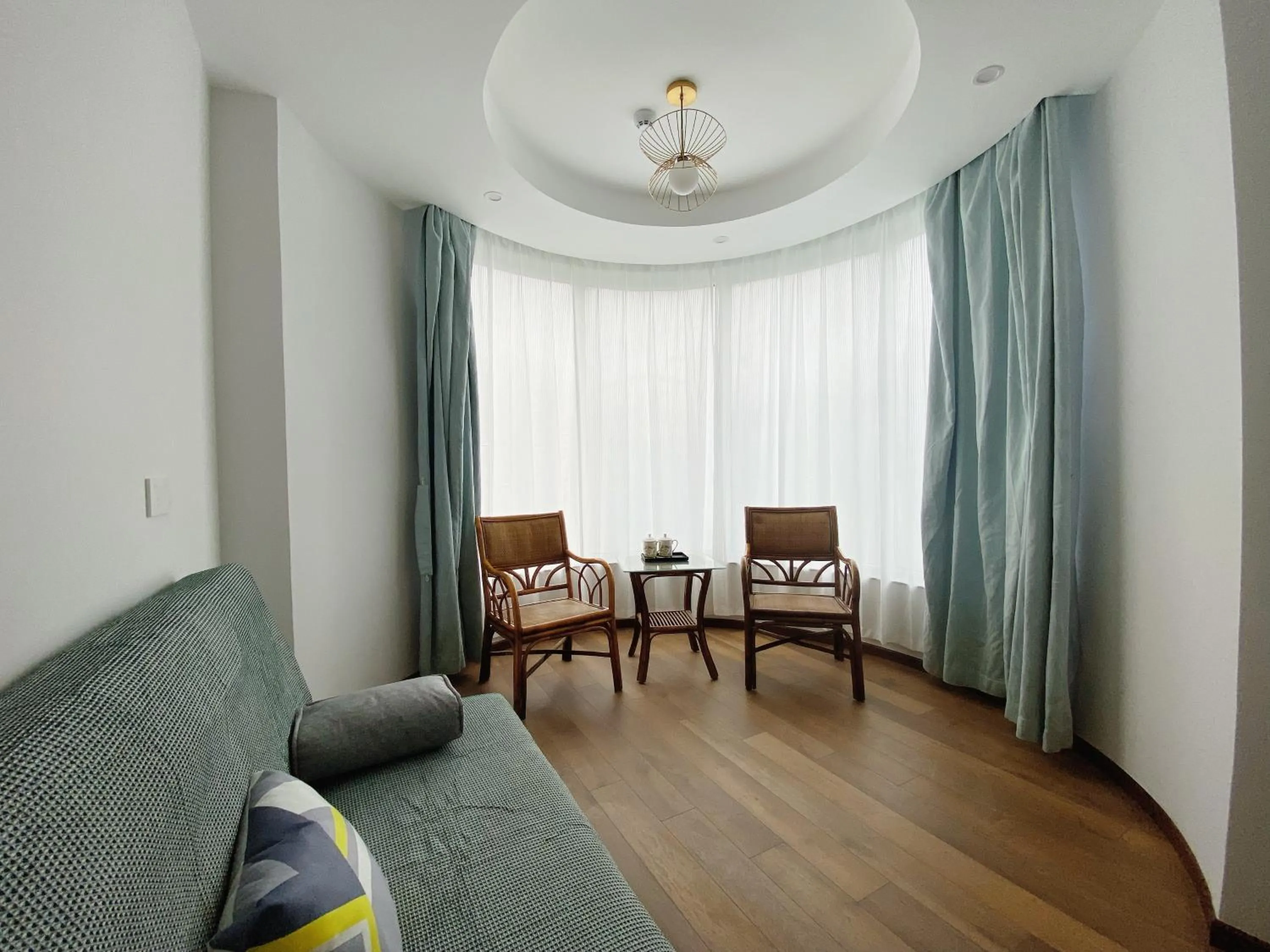 Living room in Beijing RJ Brown city center hotel Forbidden City &Tian'anmen Square ,Near Subway line 8, 3min walk to Temple of Heaven, English Speaking reception , Laundry service ,Free wifi ,Oneday tour to Greatwall