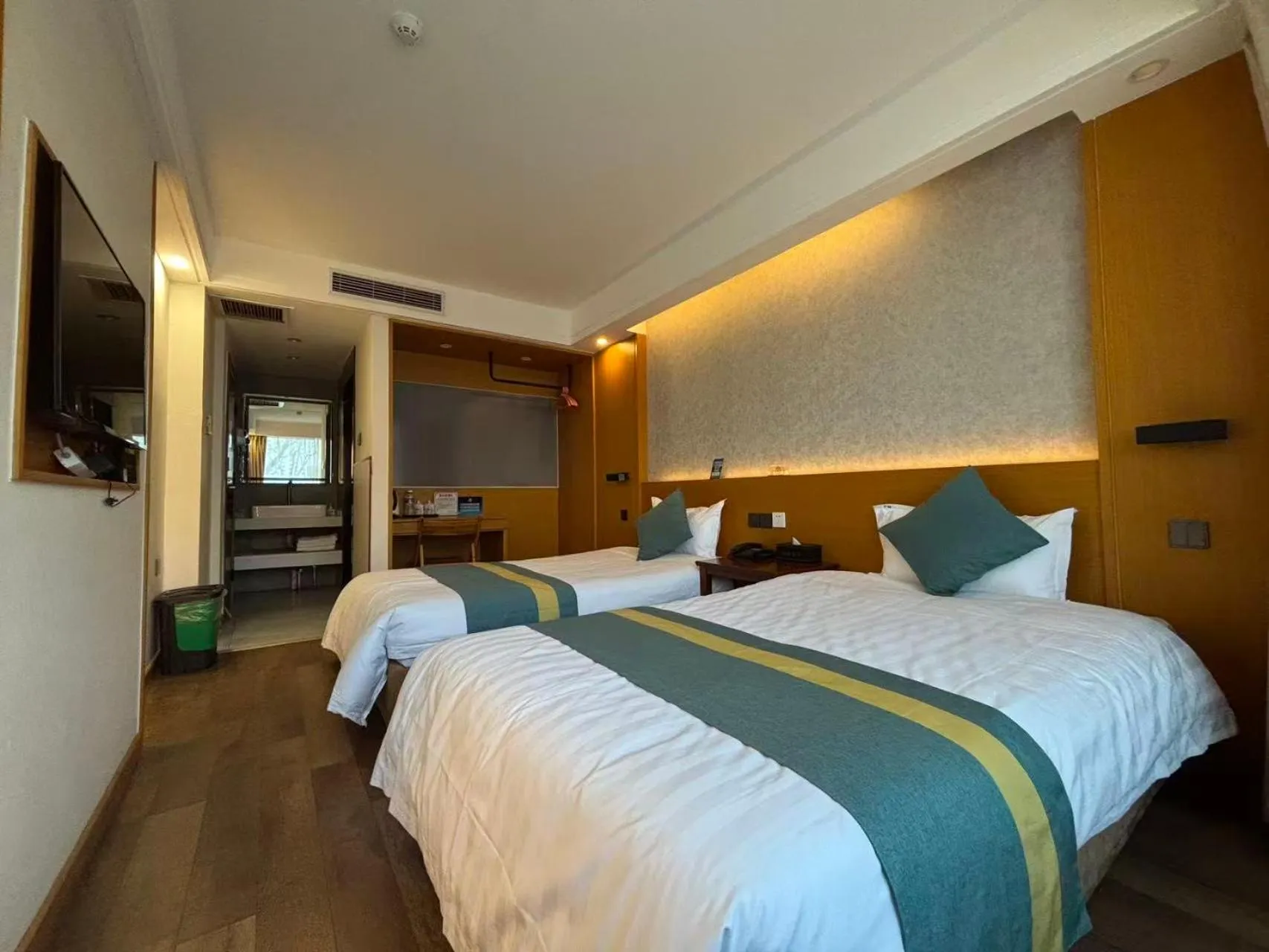 Bedroom, Bed in Beijing RJ Brown City Center Hotel Tian An Men Forbidden City