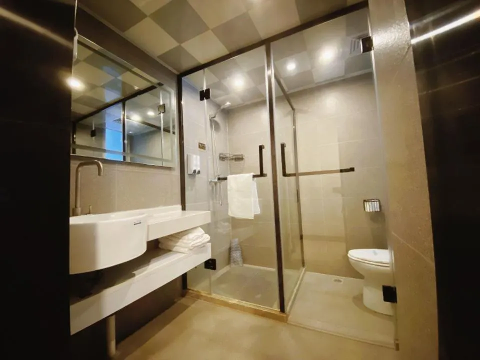 Beijing RJ Brown city center hotel Forbidden City &Tian'anmen Square ,Near Subway line 8, 3min walk to Temple of Heaven, English Speaking reception , Laundry service ,Free wifi ,Oneday tour to Greatwall