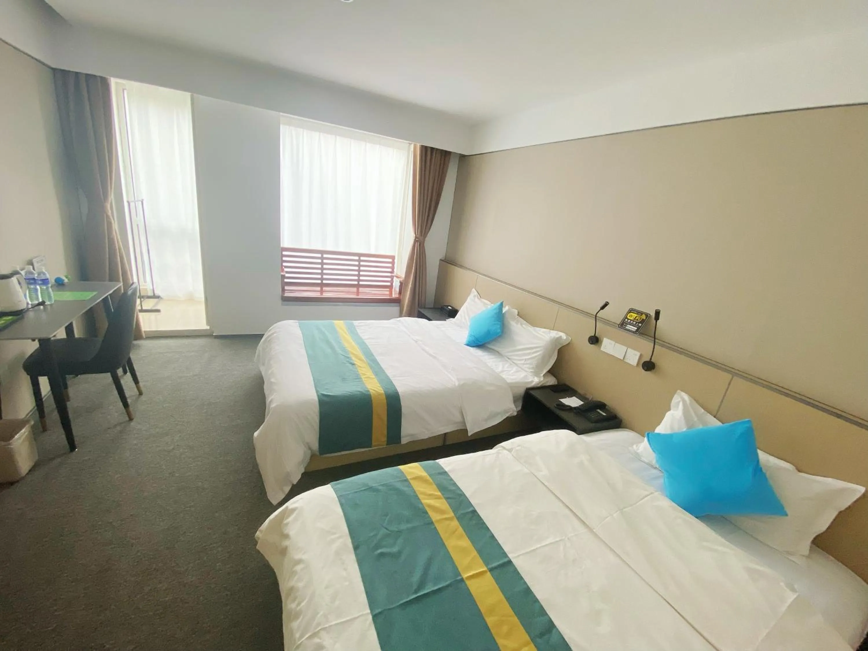 Bed in Beijing RJ Brown city center hotel Forbidden City &Tian'anmen Square ,Near Subway line 8, 3min walk to Temple of Heaven, English Speaking reception , Laundry service ,Free wifi ,Oneday tour to Greatwall
