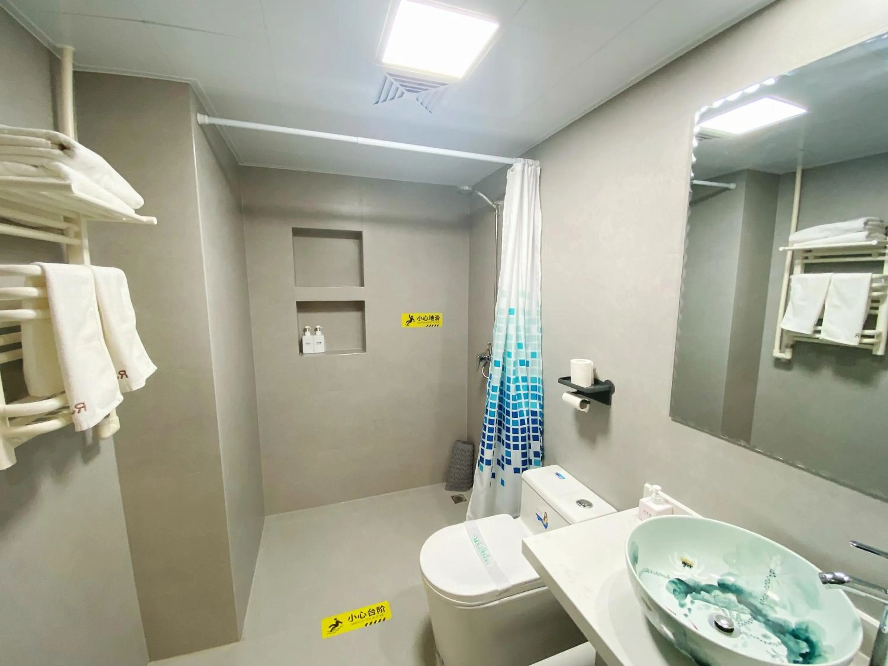 Beijing RJ Brown city center hotel Forbidden City &Tian'anmen Square ,Near Subway line 8, 3min walk to Temple of Heaven, English Speaking reception , Laundry service ,Free wifi ,Oneday tour to Greatwall